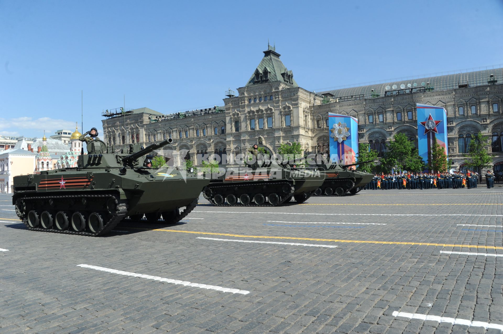 Москва. Боевая машина десанта БМД-4 М на Красной площади во время военного парада, посвященного 71-й годовщине Победы в Великой Отечественной войне.