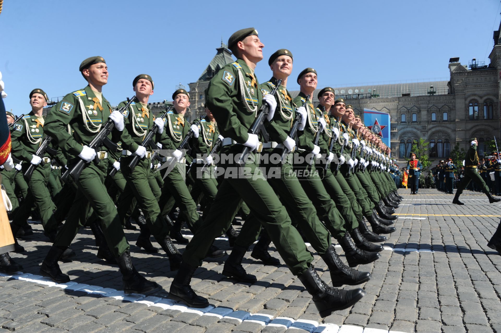 Москва.   Военнослужащие парадных расчетов  на Красной площади во время военного парада, посвященного 71-й годовщине Победы в Великой Отечественной войне.