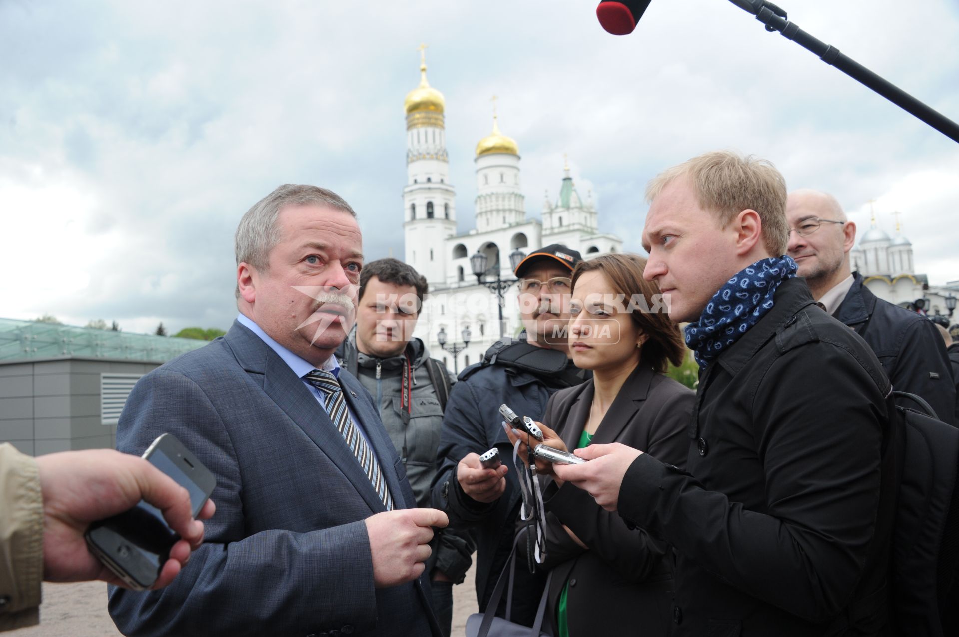 Москва.   Советник директора ФСО историк Сергей Девятов отвечает на вопросы журналистов.