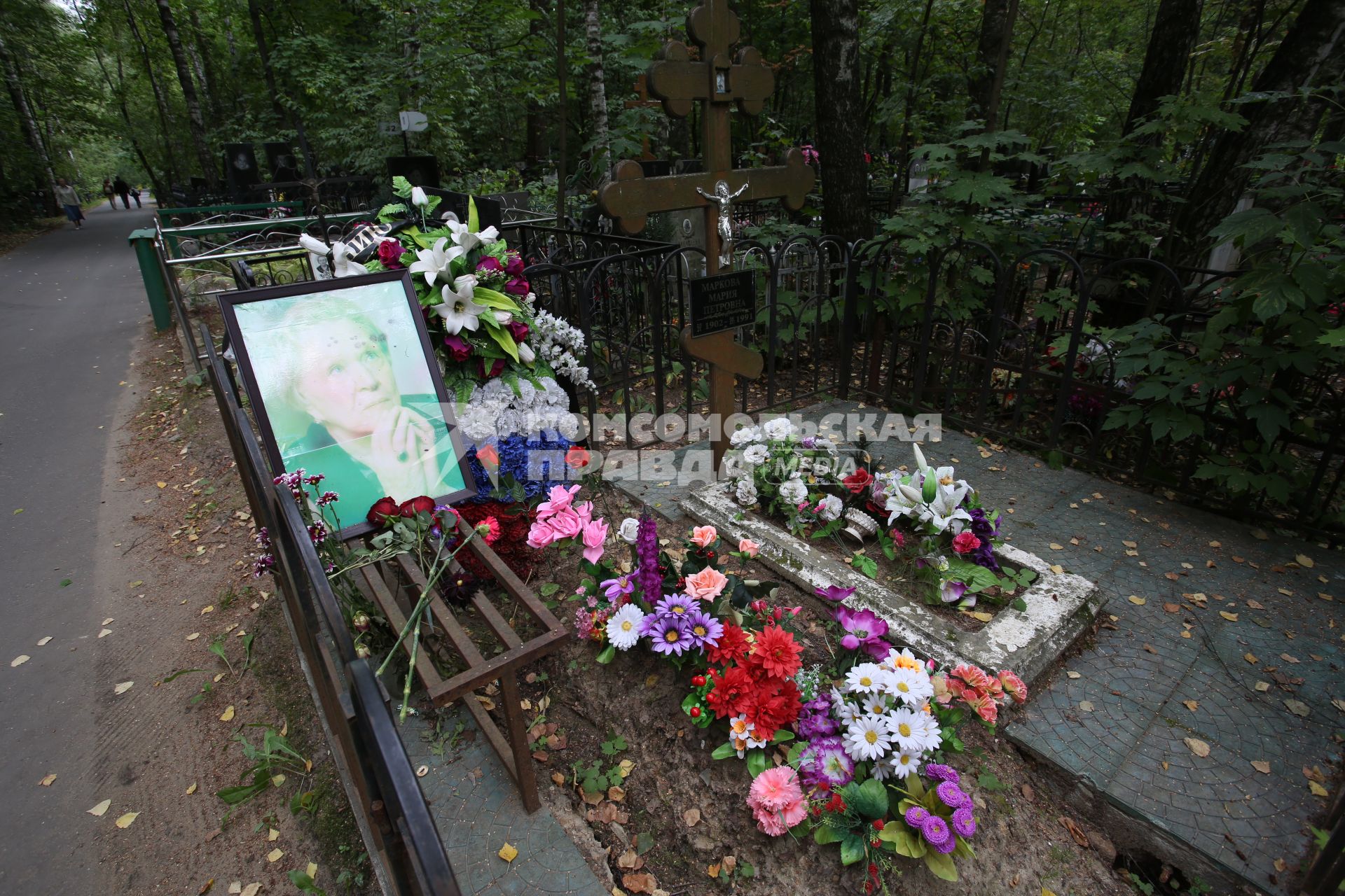 Николо-Архангельское кладбище Могила актрисы Марковой Риммы