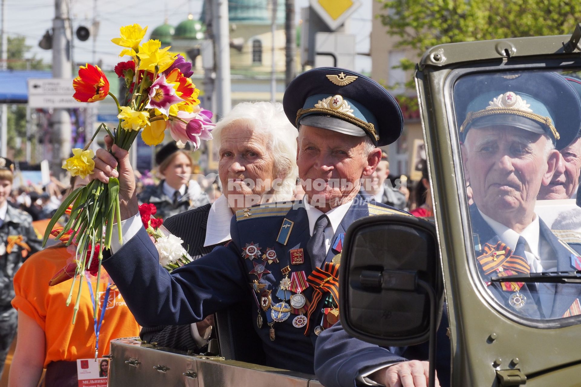 Тула.    Участники акции памяти `Бессмертный полк` во время шествия в День Победы.