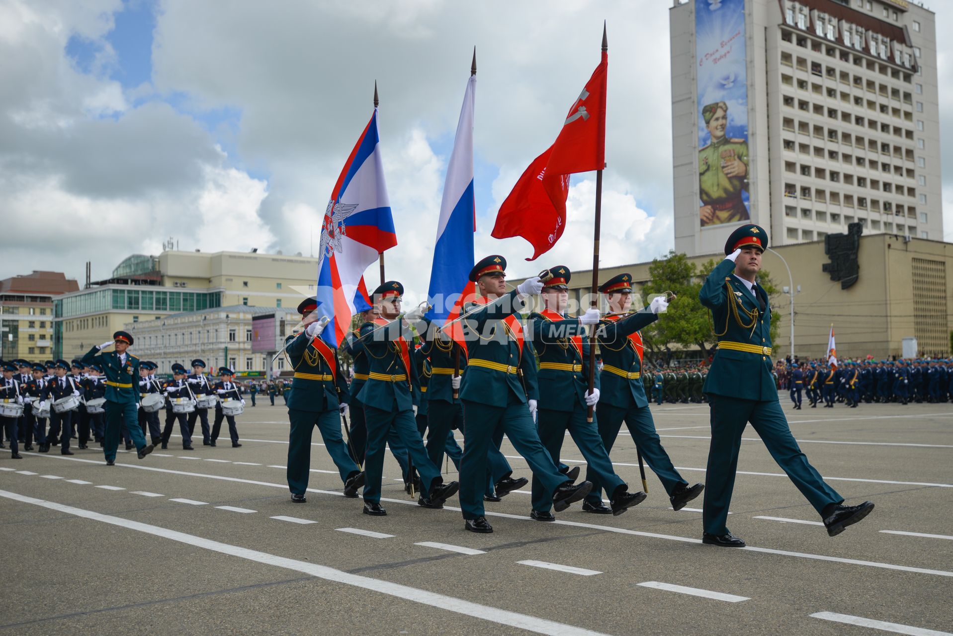 Ставрополь.   Военнослужащие во время военного парада, посвященного 71-й годовщине Победы в Великой Отечественной войне.