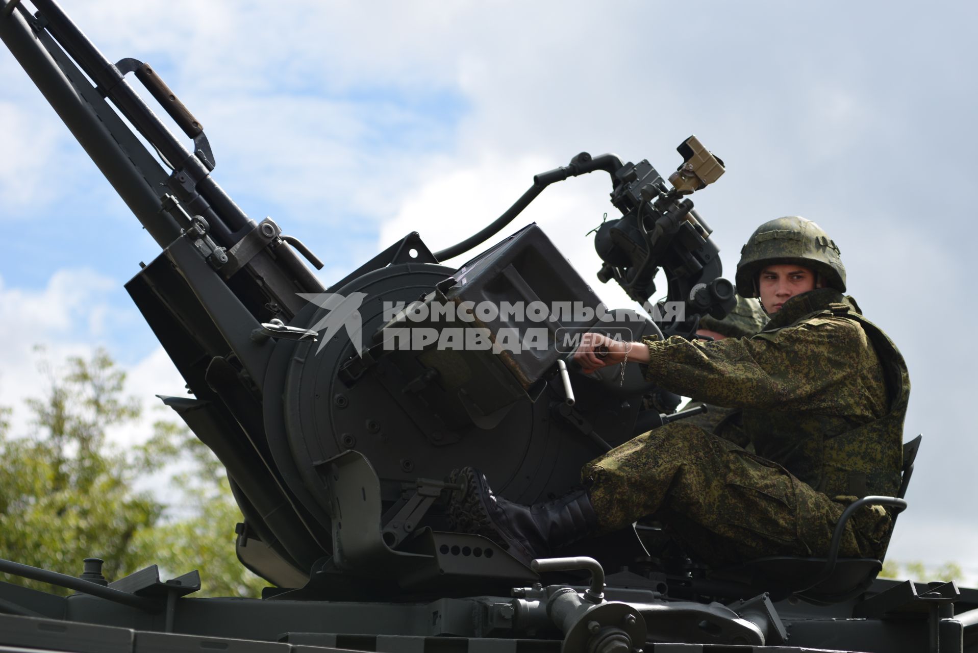 Ставрополь.  Военнослужащий во время военного парада , посвященного 71-й годовщине Победы в Великой Отечественной войне.