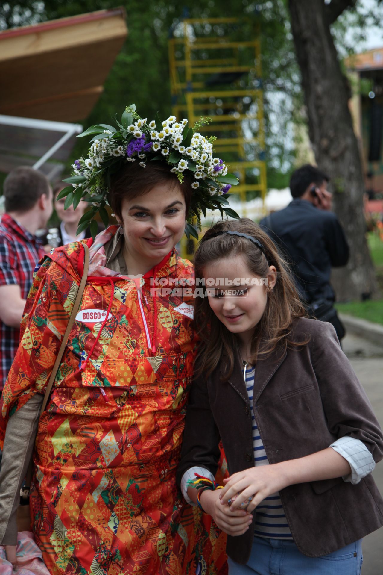 Диск99. Парк Горького. Фестиваль искусств ЧЕРЕШНЕВЫЙ ЛЕС. 2012 год. На снимке: персоны