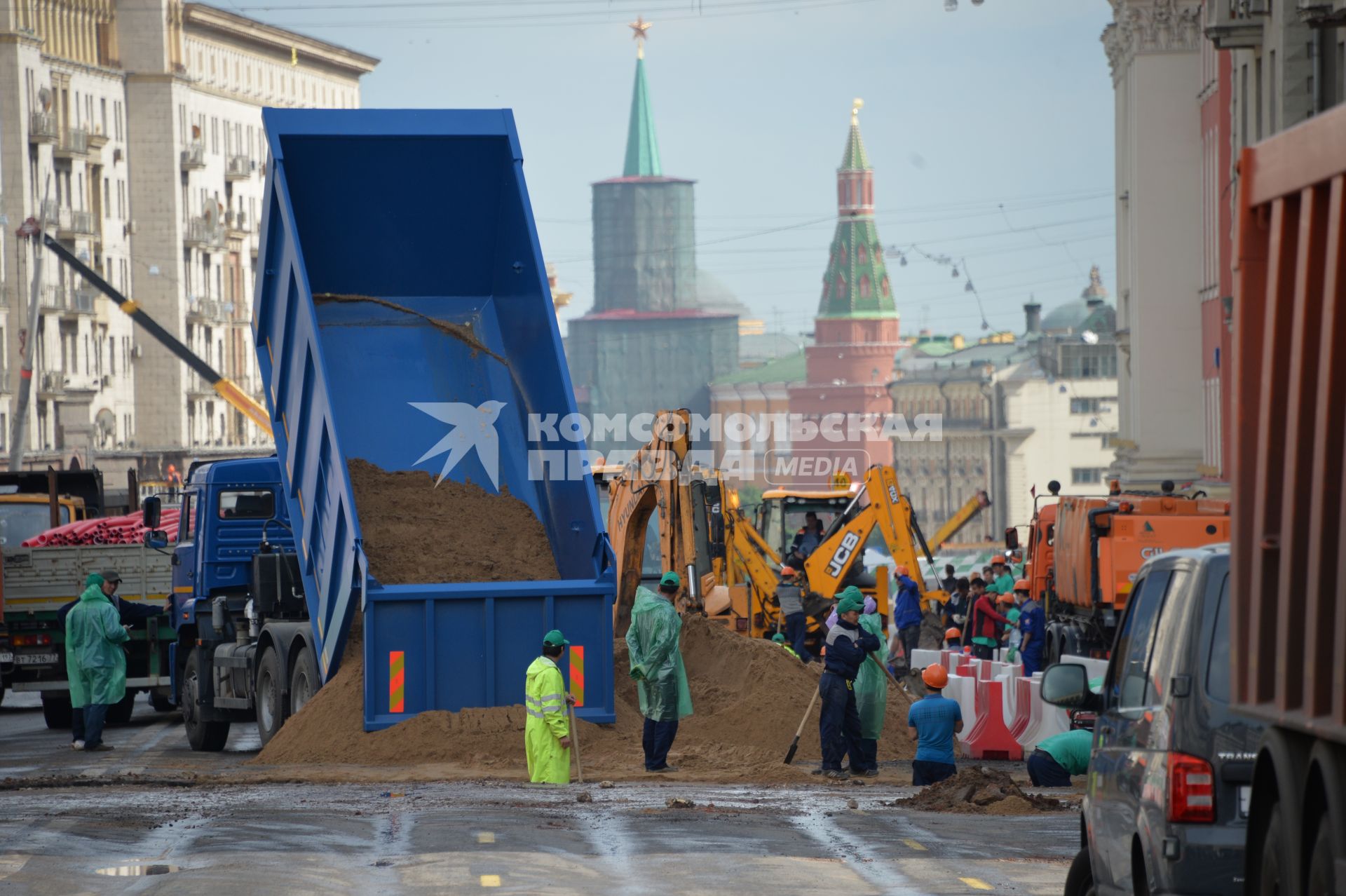 Москва. Ремонтные работы по благоустройству на Тверской улице.