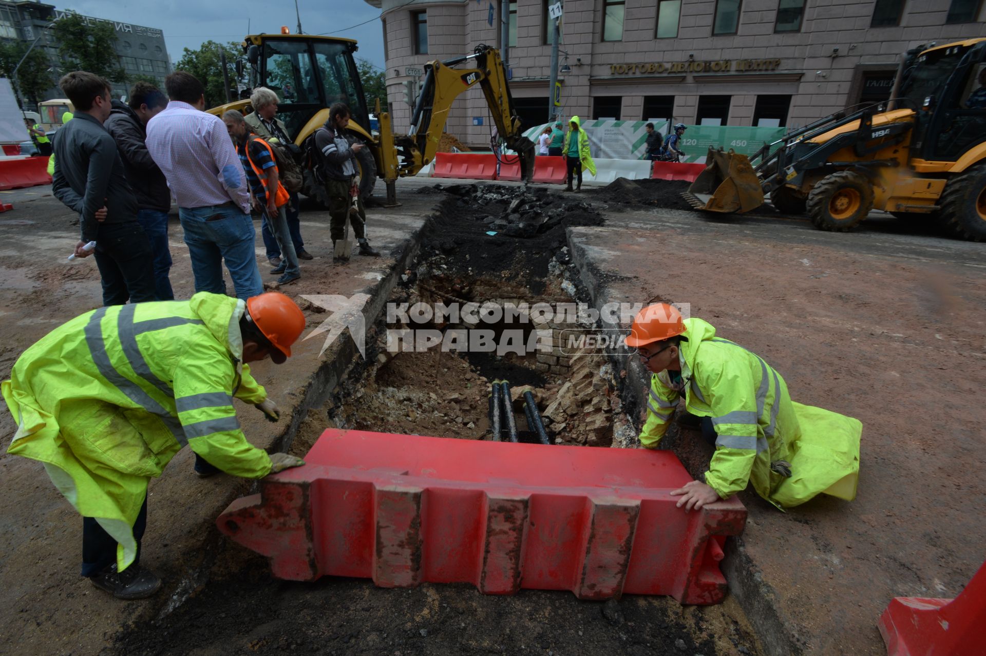 Москва. Ремонтные работы по благоустройству на Тверской улице.