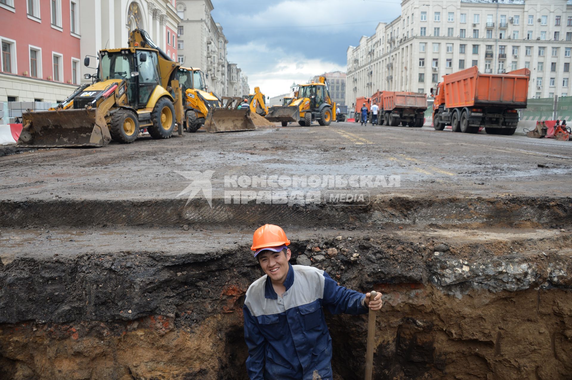 Москва. Ремонтные работы по благоустройству на Тверской улице.