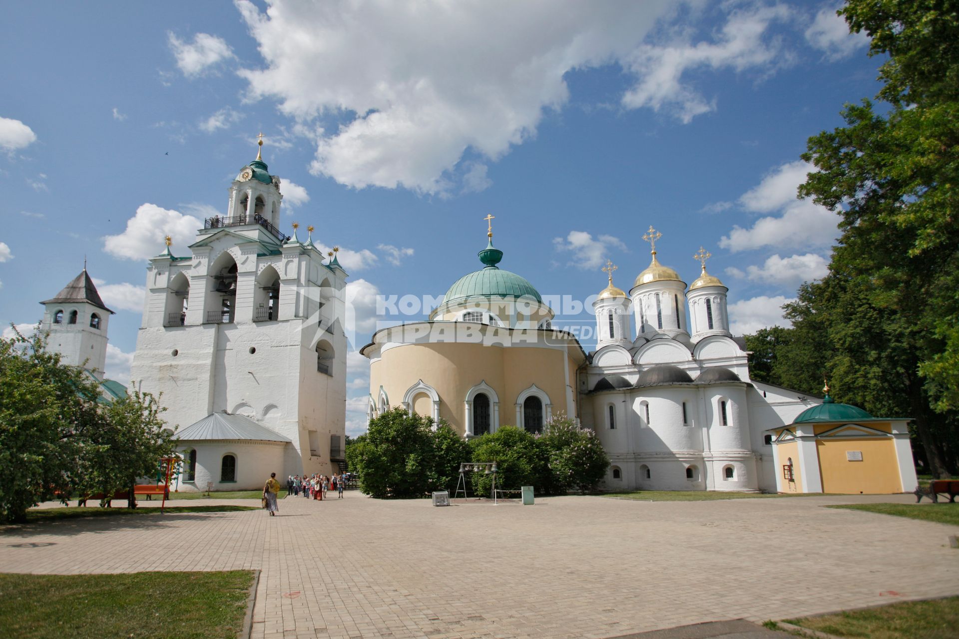 Ярославль. Звонница, церковь Ярославских Чудотворцев,  Собор Спаса Преображения.