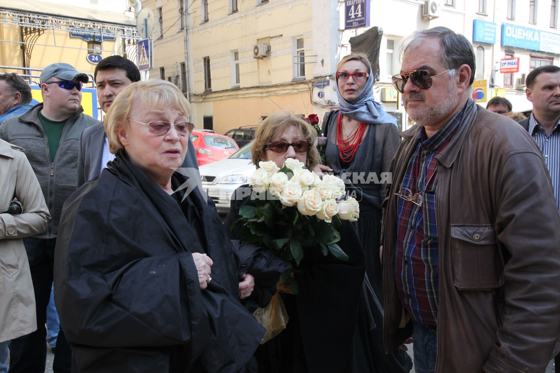 актриса Алла Покровская и актриса Лия Ахеджакова и ее супруг фотограф Владимир Персиянинов