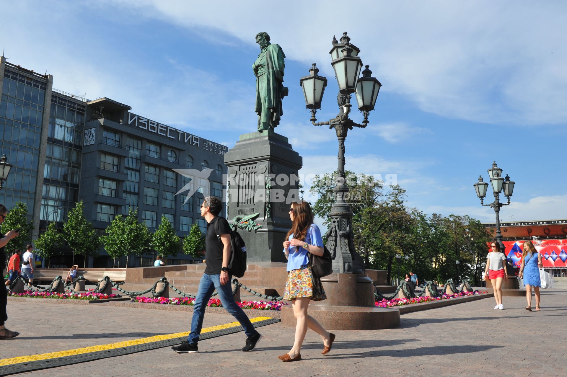 Москва. Памятник  Александру Пушкину на Пушкинской площади.