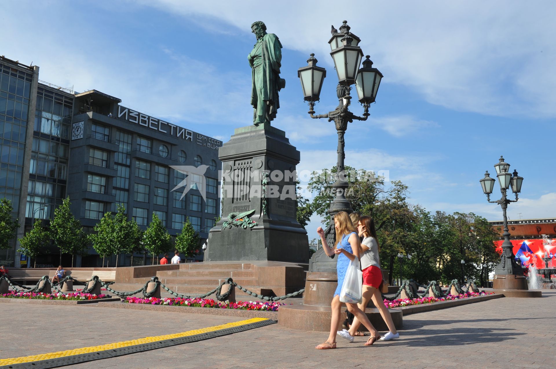 Москва. Памятник  Александру Пушкину на Пушкинской площади.