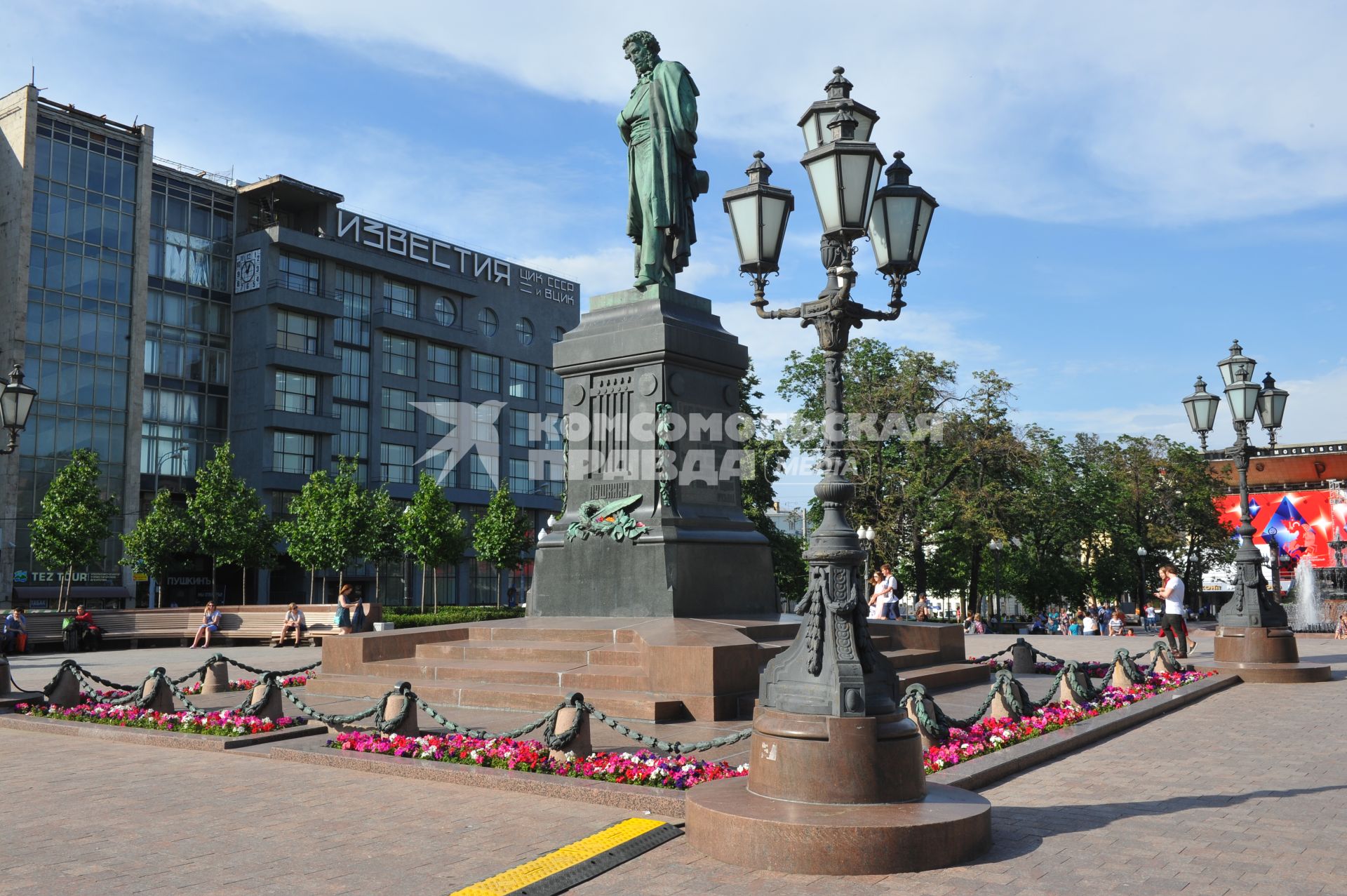 Москва. Памятник  Александру Пушкину на Пушкинской площади.