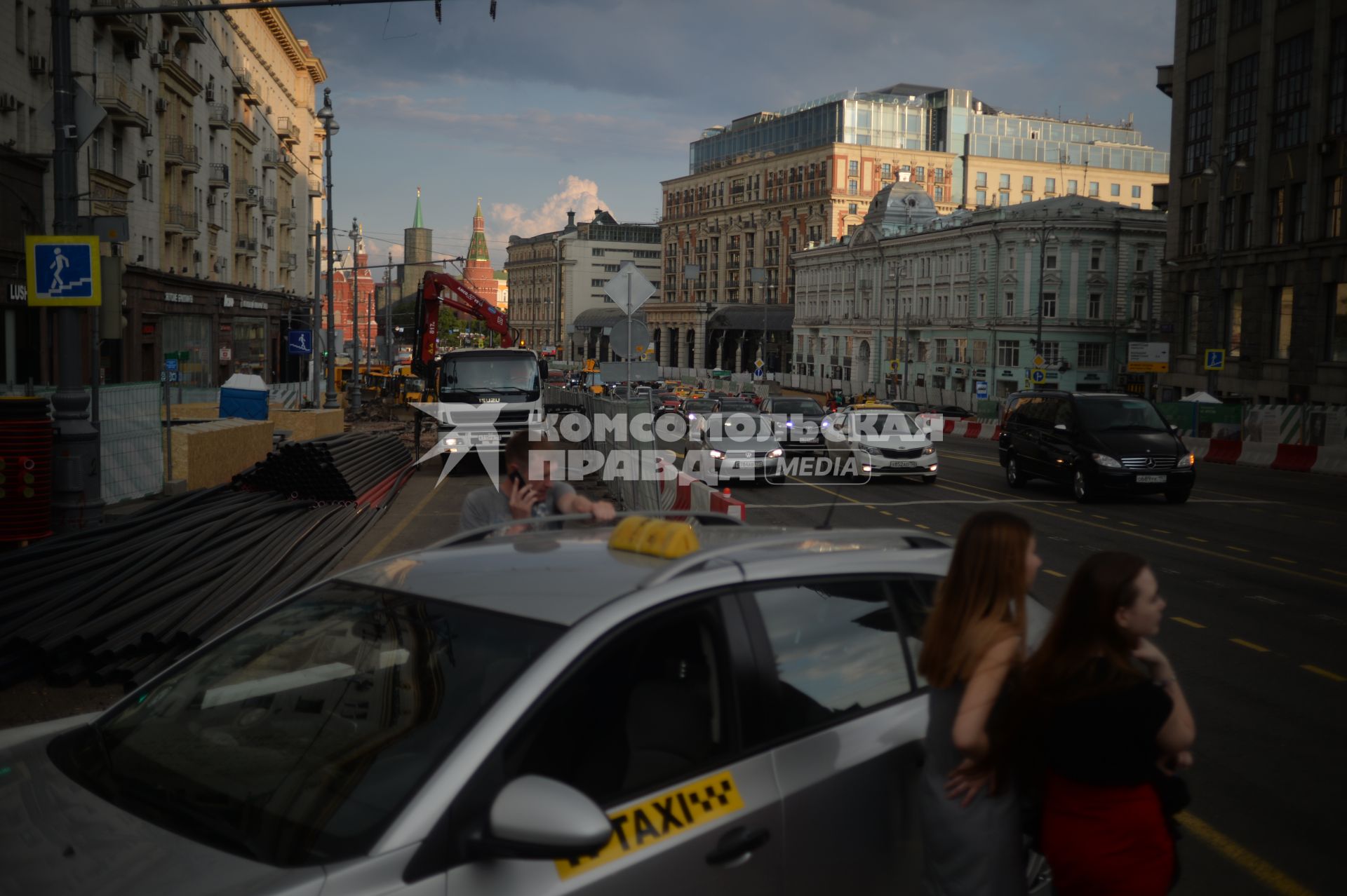 Москва.    Ремонтные работы по благоустройству на Тверской улице.