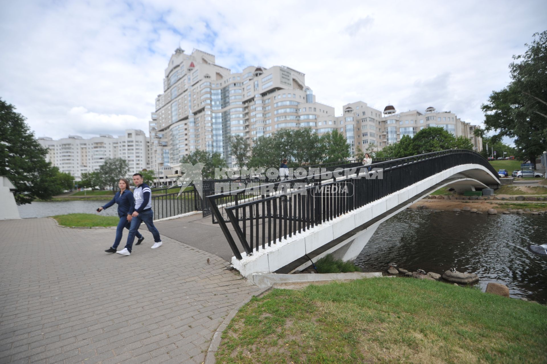 Белоруссия.  Минск.    Горбатый мост через реку Свислочь.