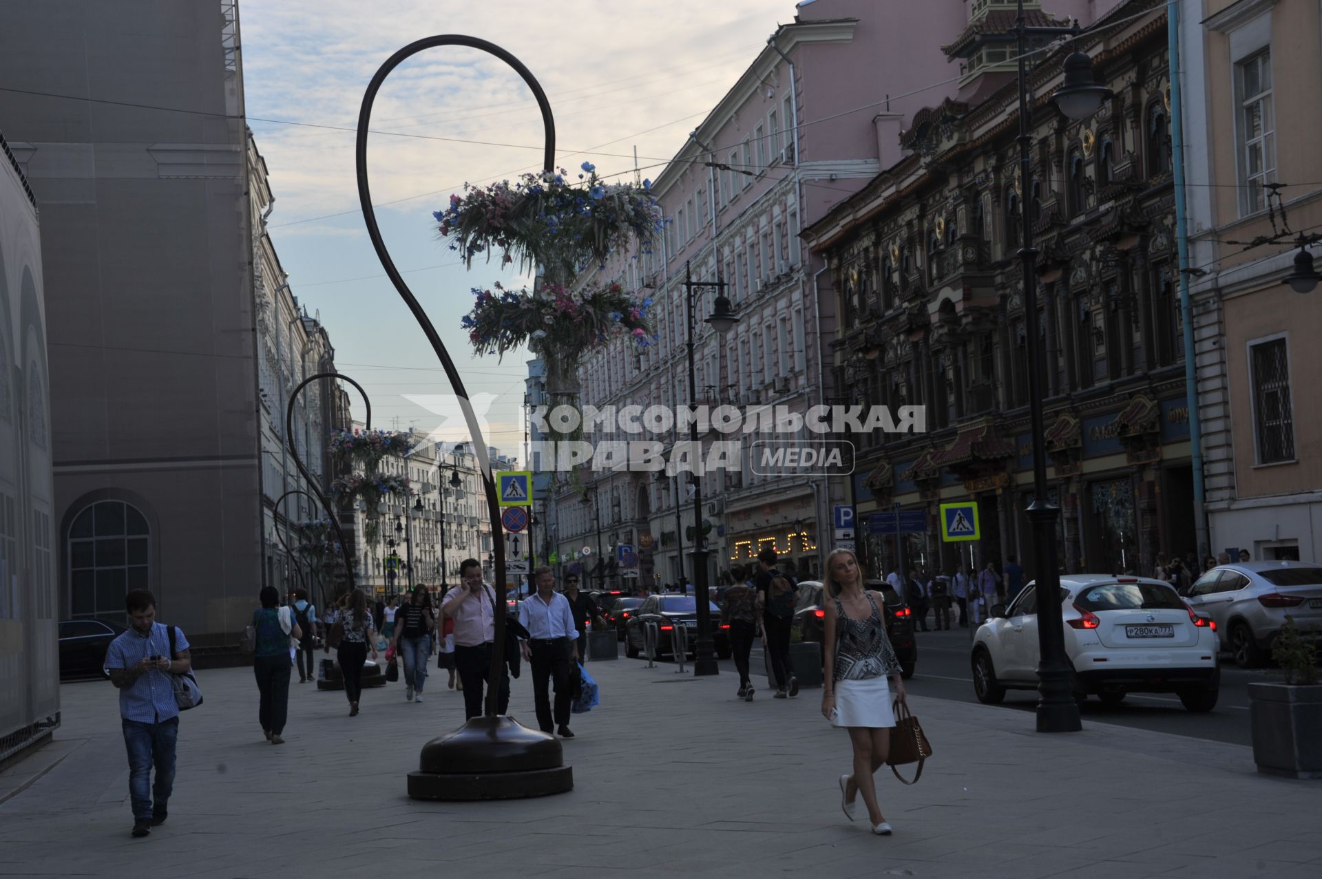 Москва. Пешеходная зона на Мясницкой улице.