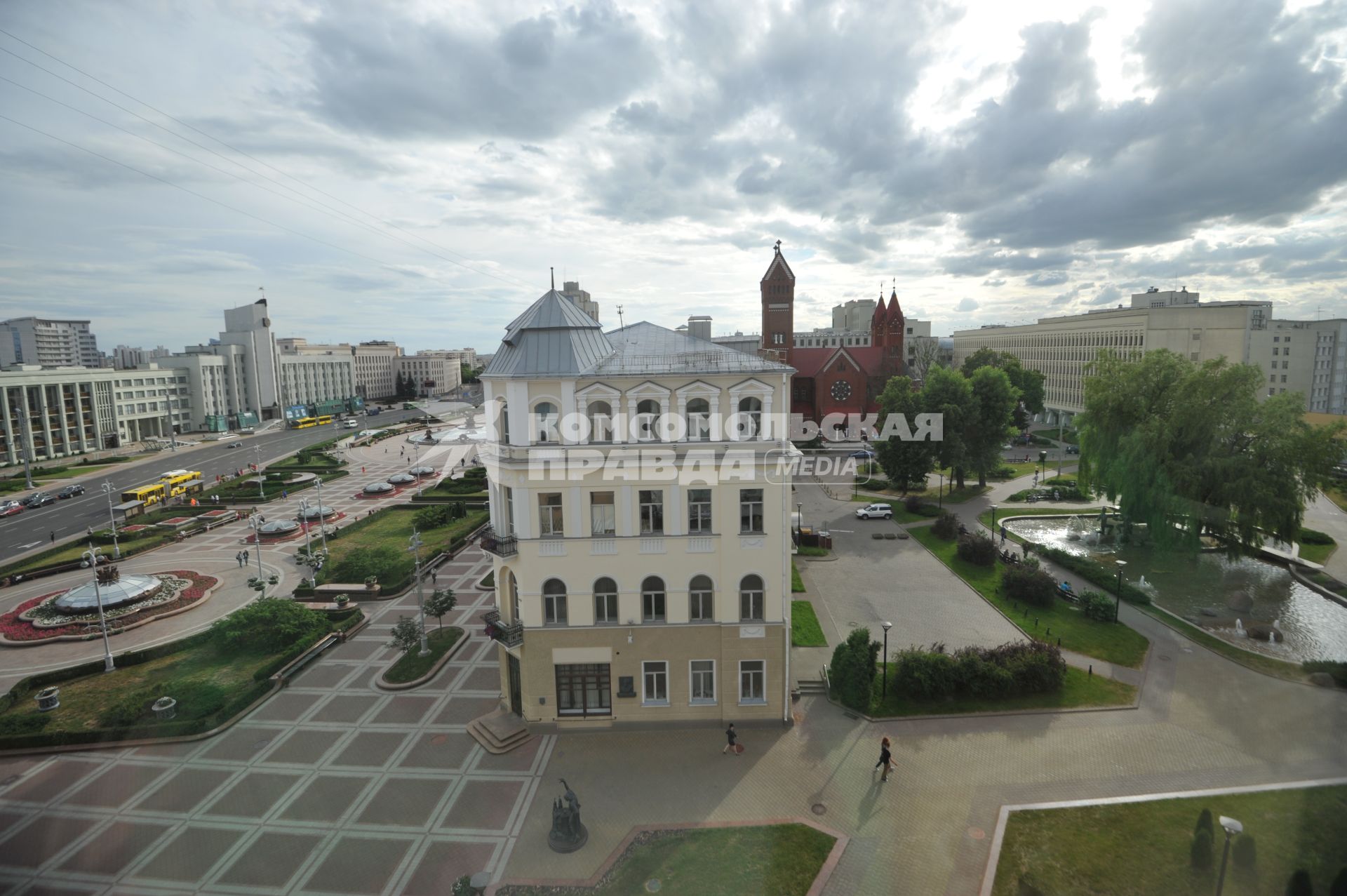 Белоруссия.  Минск.  Панорамный вид на площадь Независимости.