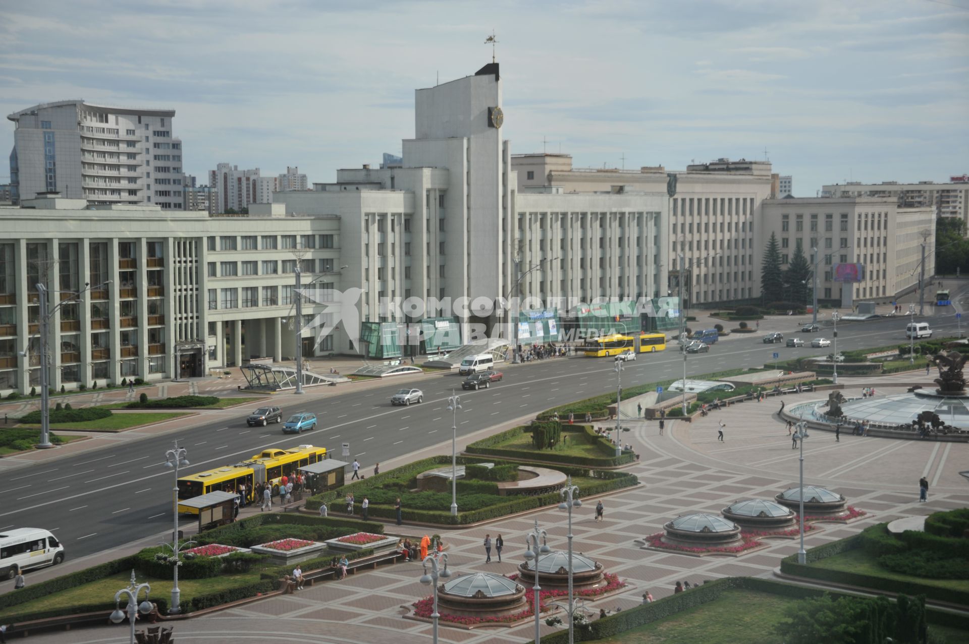 Белоруссия.  Минск.  Панорамный вид на площадь Независимости.