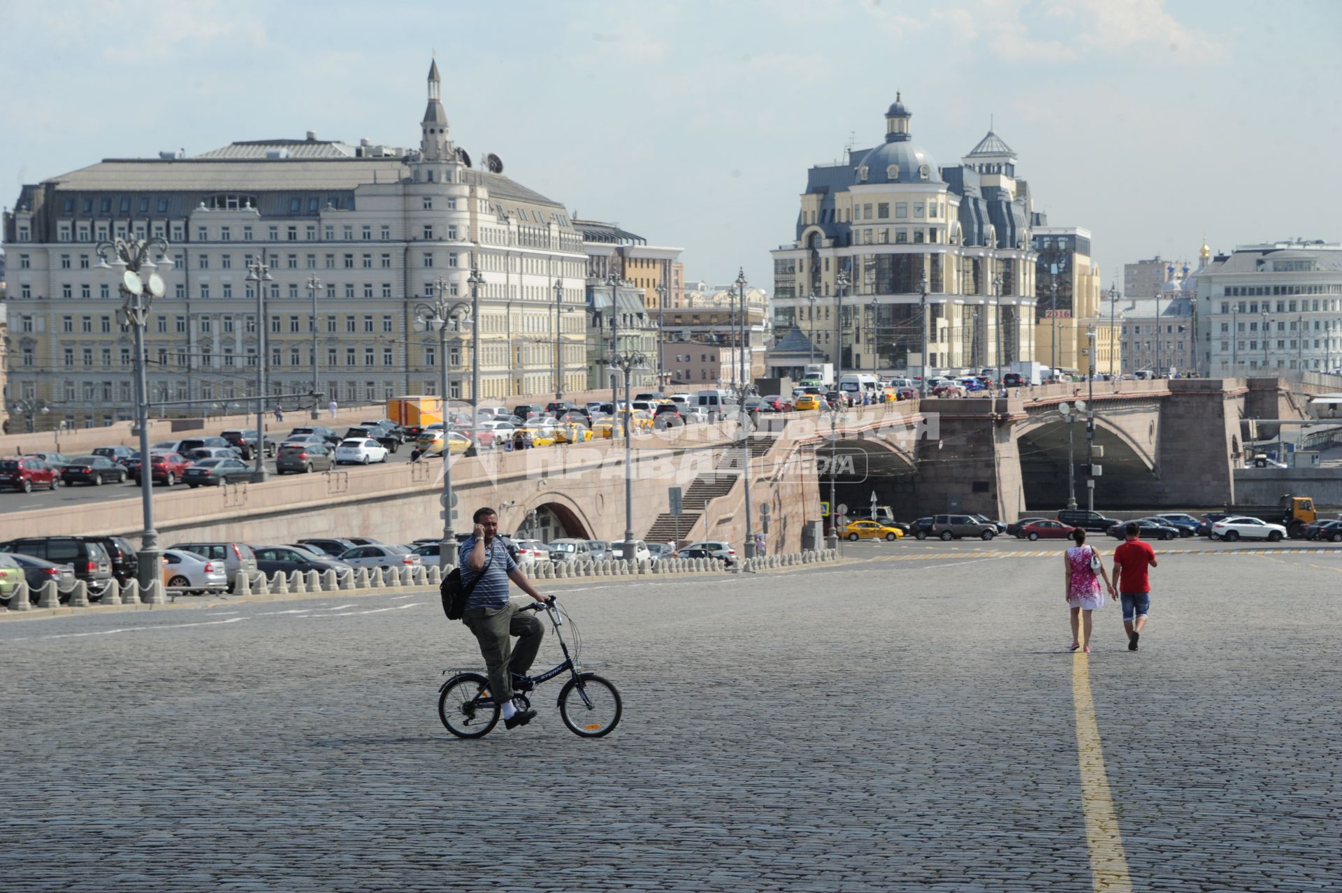 Москва. Вид на Москворецкий мост.