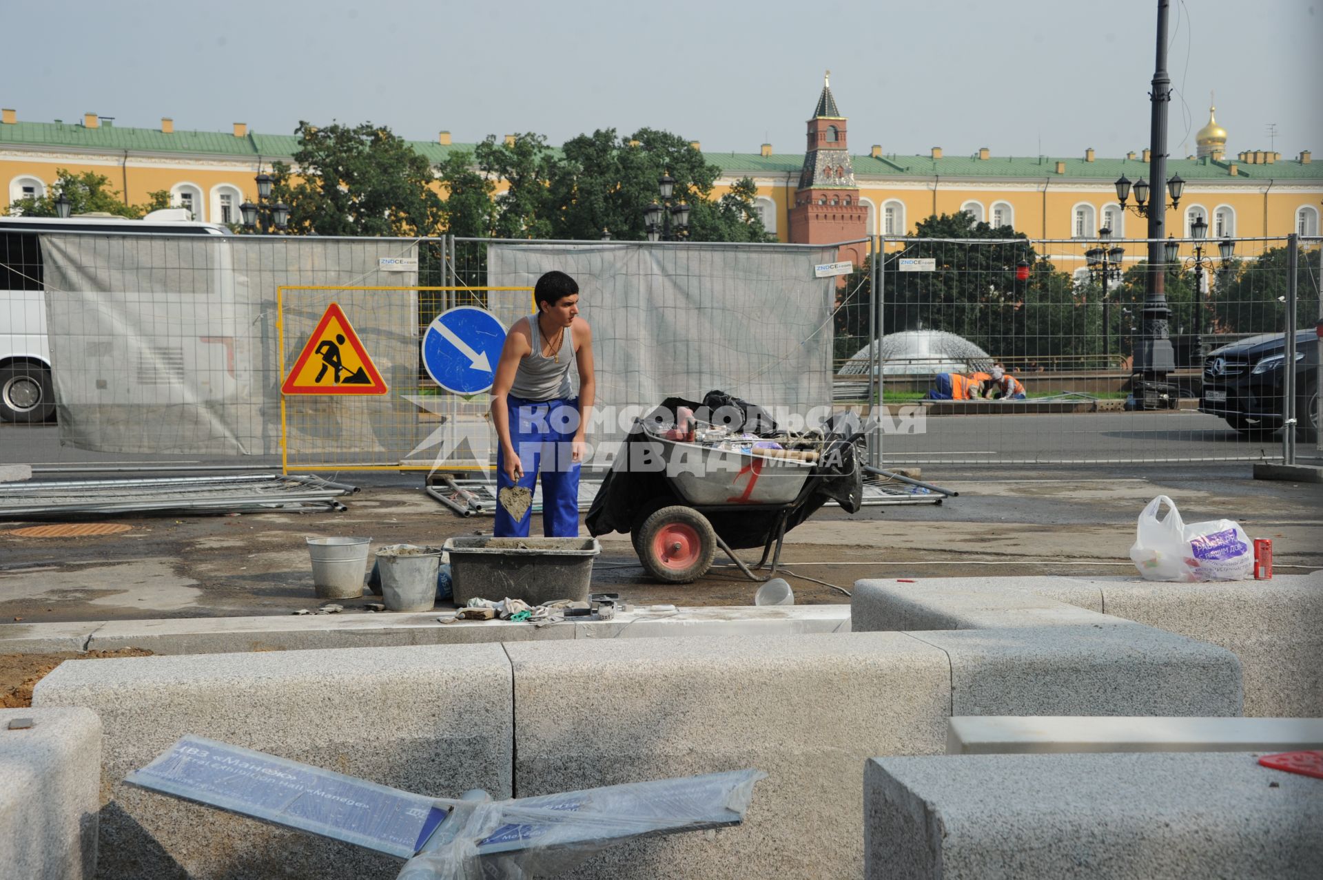 Москва. Реконструкция Моховой улицы.