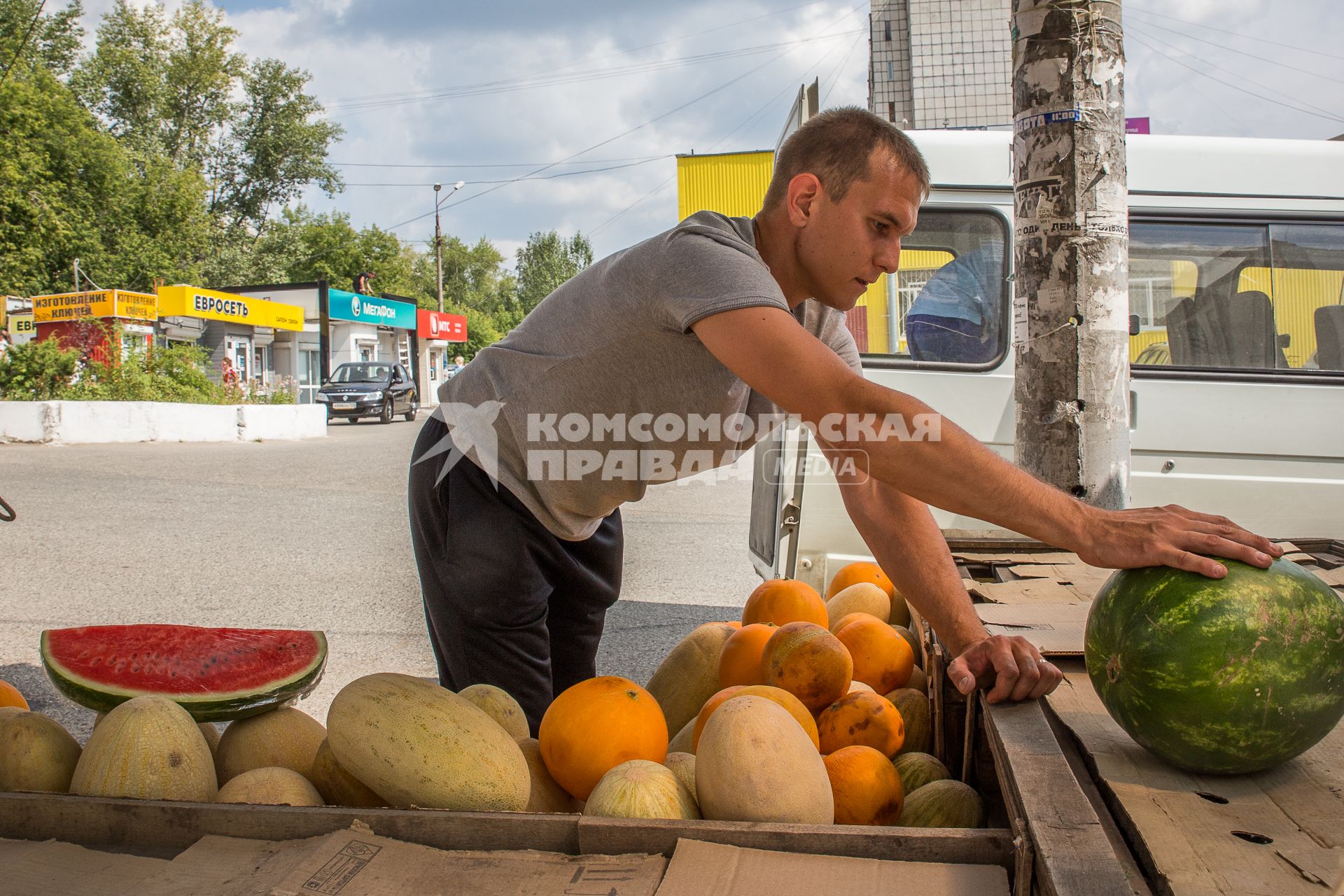 Пермь. Продажа арбузов и дынь.