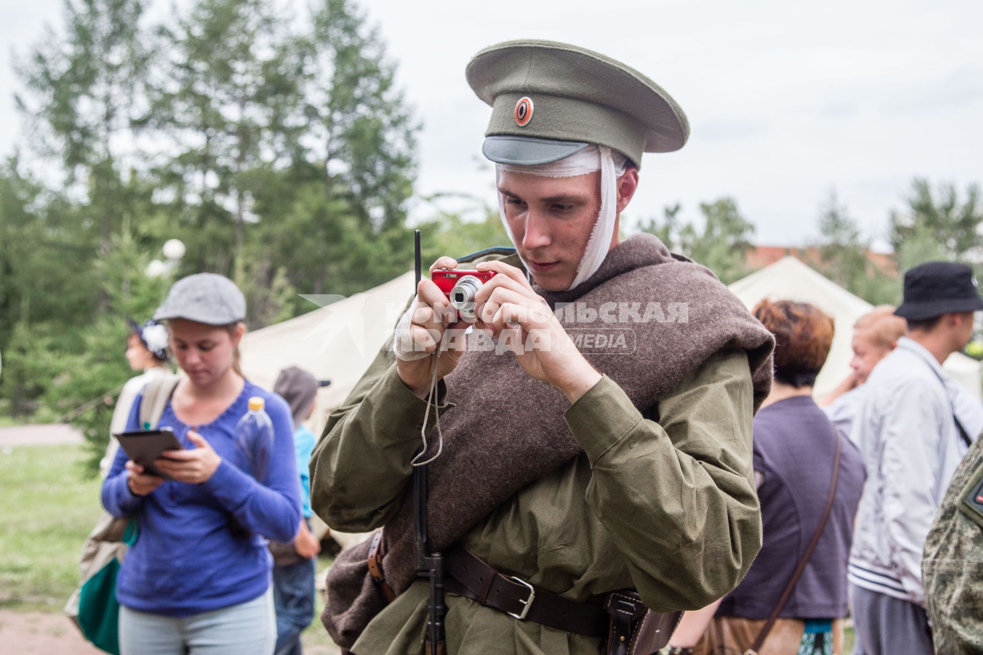 Челябинск. Участник военно-исторической реконструкции Брусиловского прорыва - наступательной операции Юго-Западного фронта Русской армии под командованием генерала А. А. Брусилова во время Первой мировой войны.