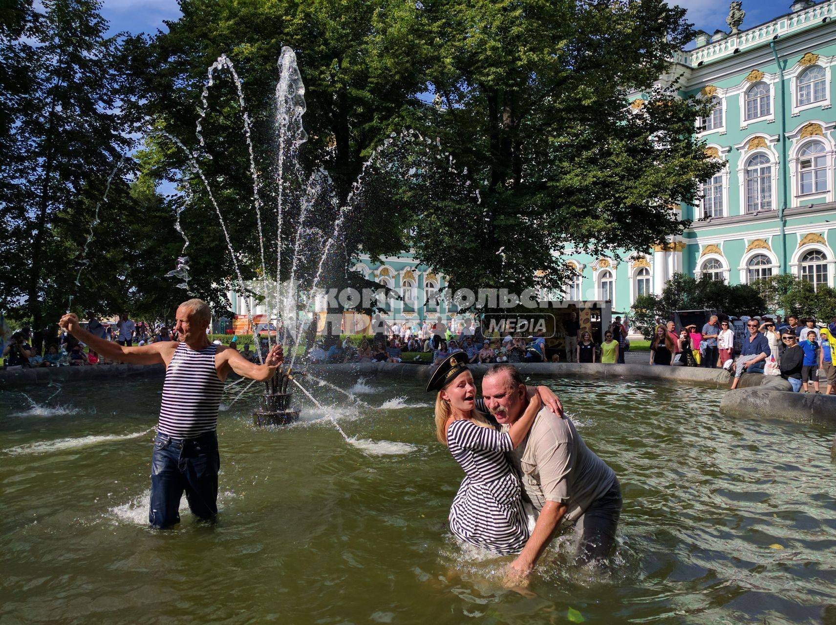 Санкт-Петербург.   Десантники во время празднования Дня Воздушно-десантных войск.