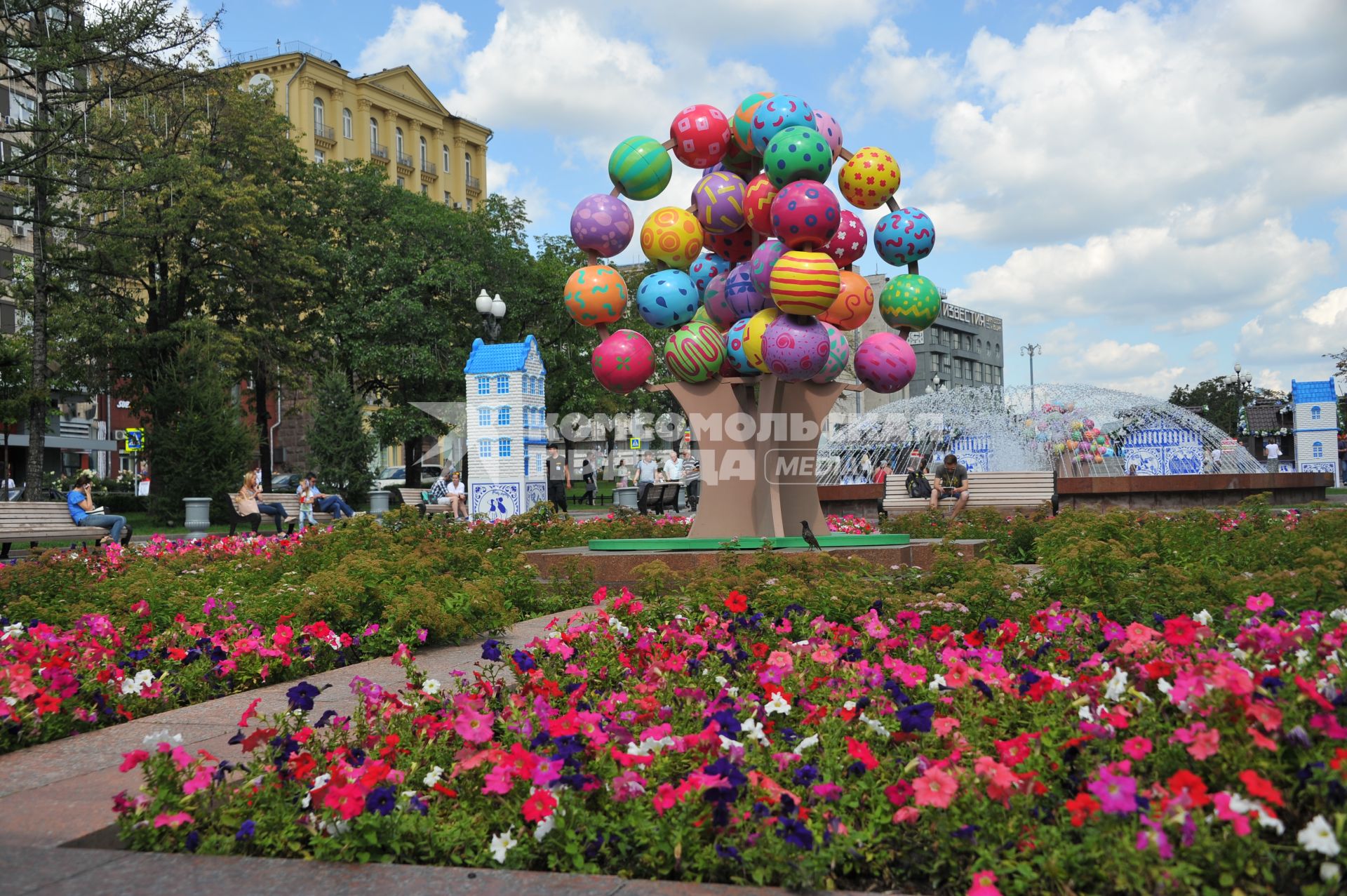 Москва. Ландшафтное оформление Тверского бульвара после реконструкции.