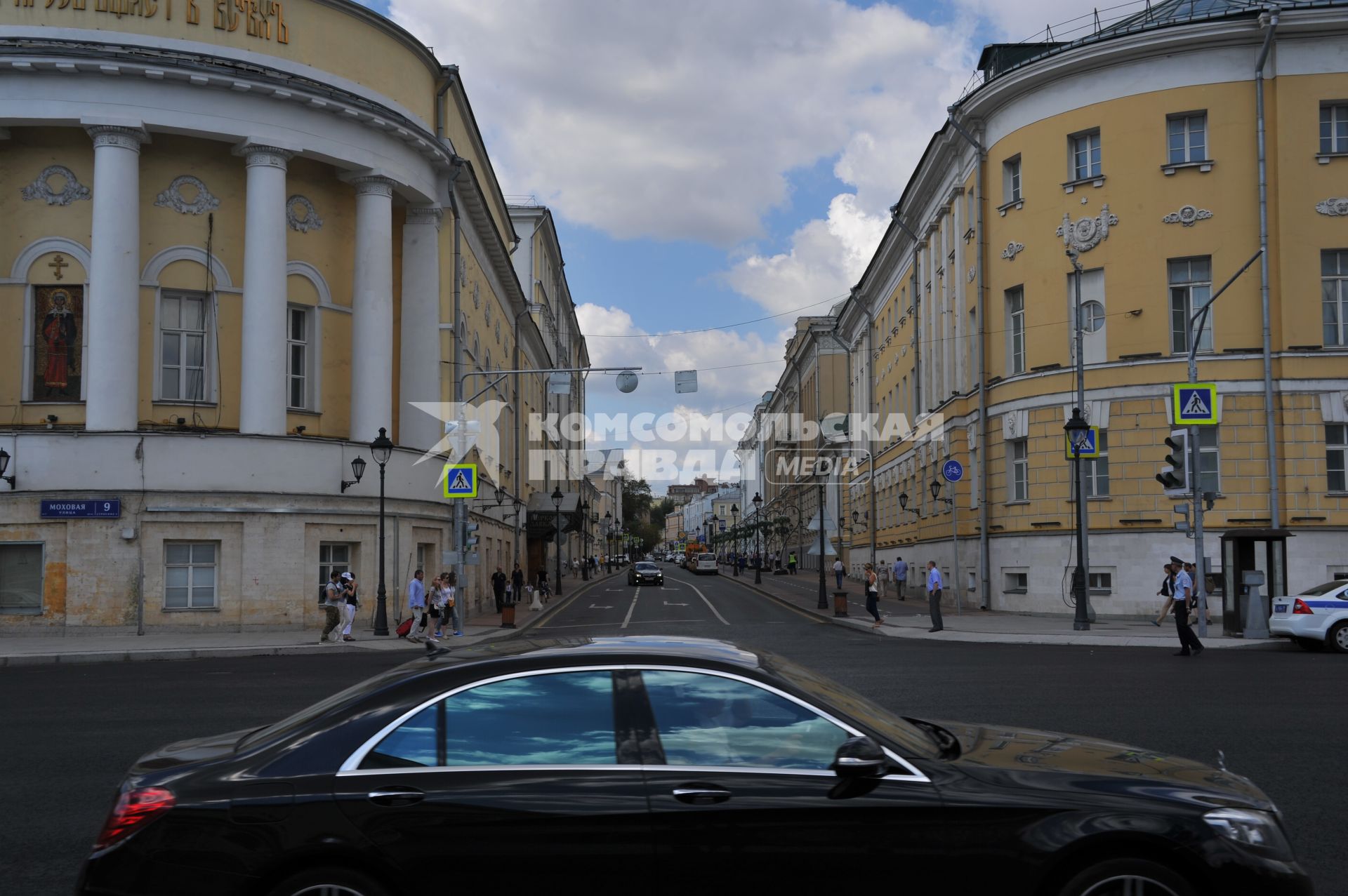 Москва. Вид с Моховой на Большую Никитскую улицу.