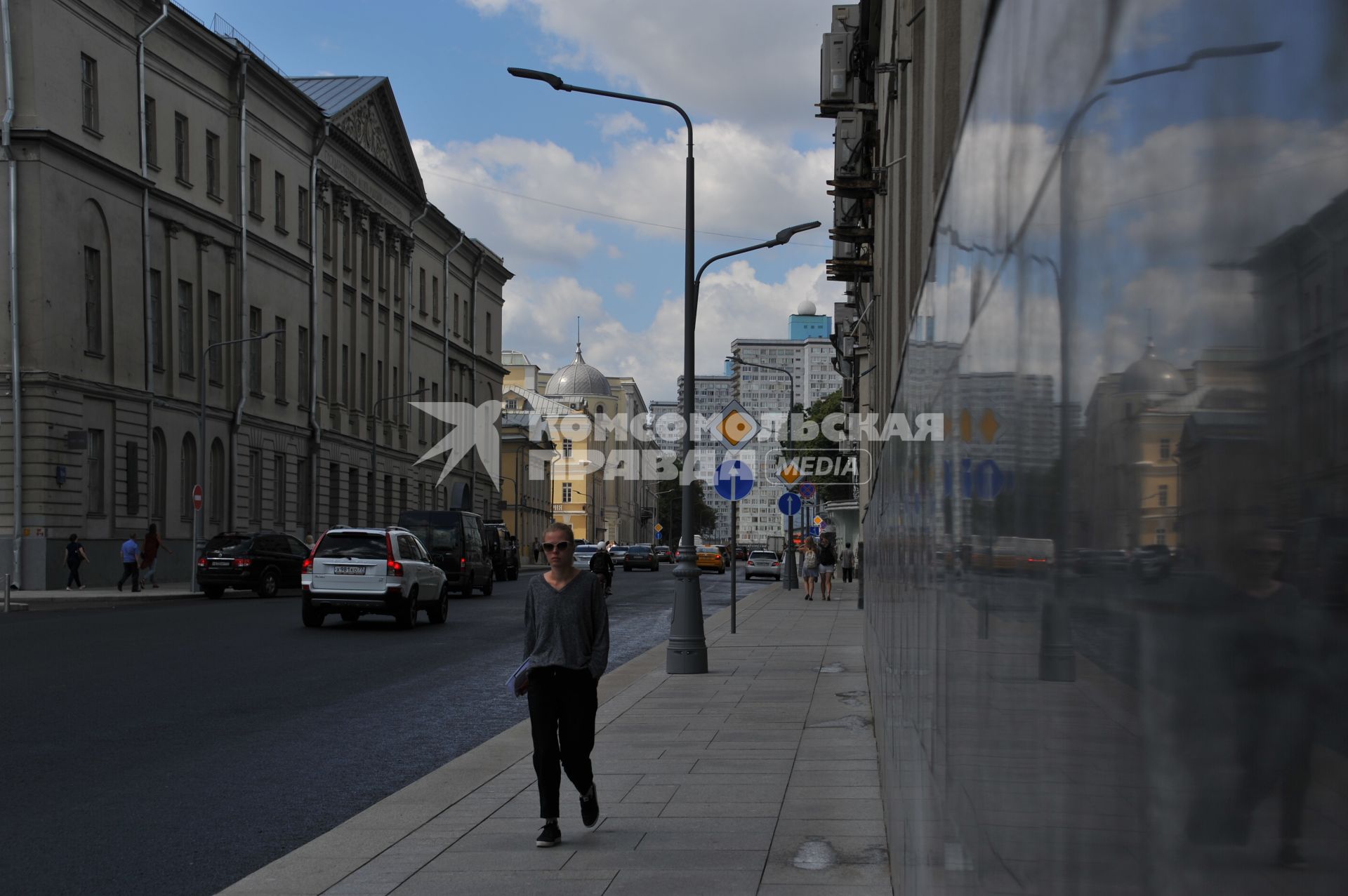 Москва.  Улице Воздвиженка после реконструкции.