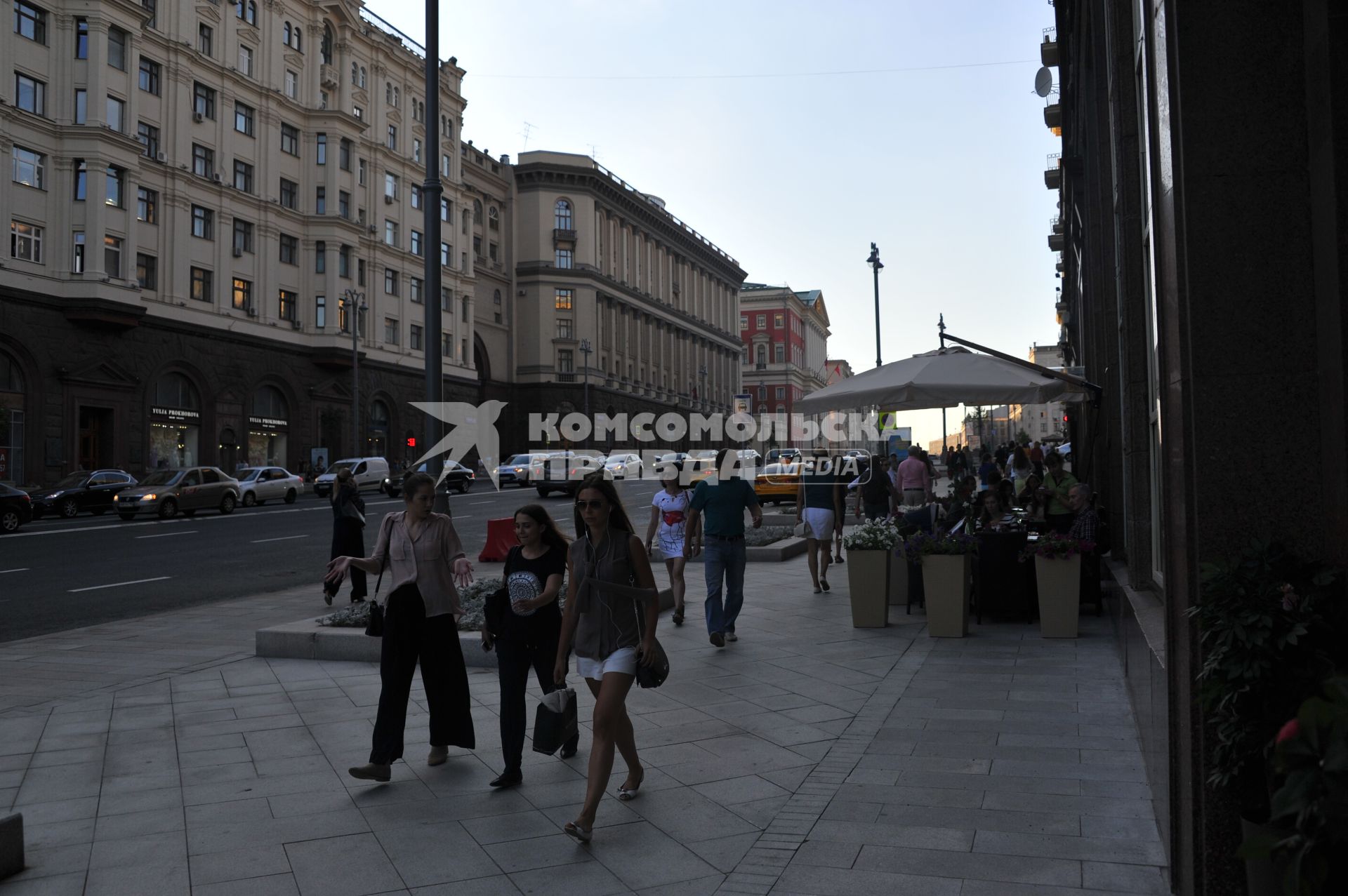 Москва.  Тверская улица после реконструкции.
