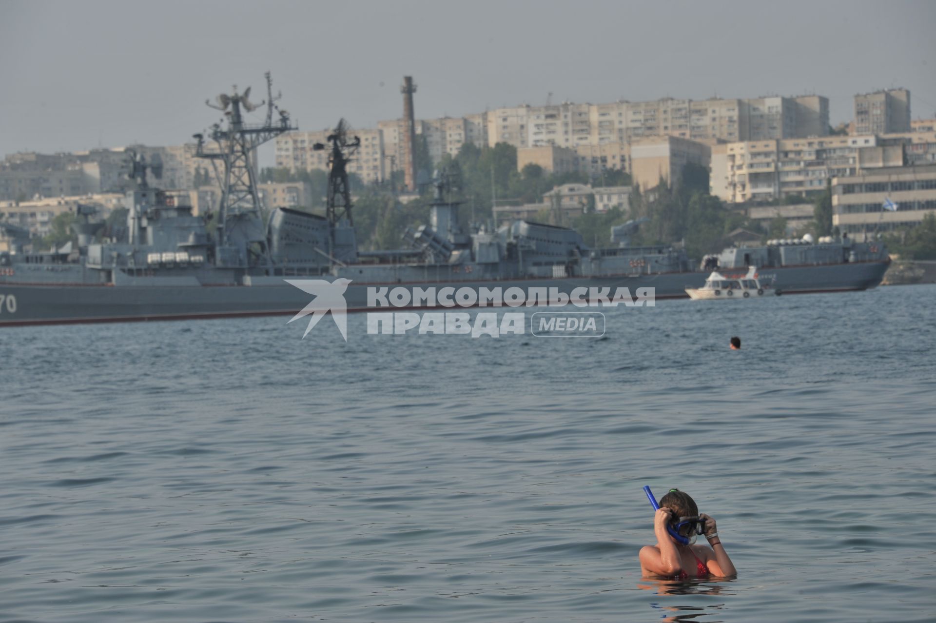 Крым, Севастополь. Большой противолодочный корабль `Сметливый`.