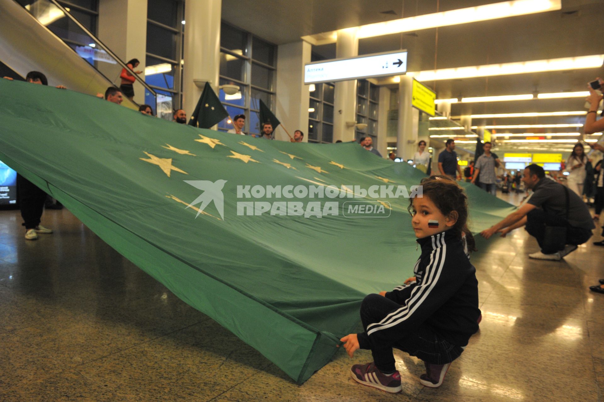 Москва. Подготовка кцеремонии  встречи  `золотого рейса` с чемпионами и призерами ХХХI Олимпийских игр Рио-2016 в аэропорту `Шереметьево`.