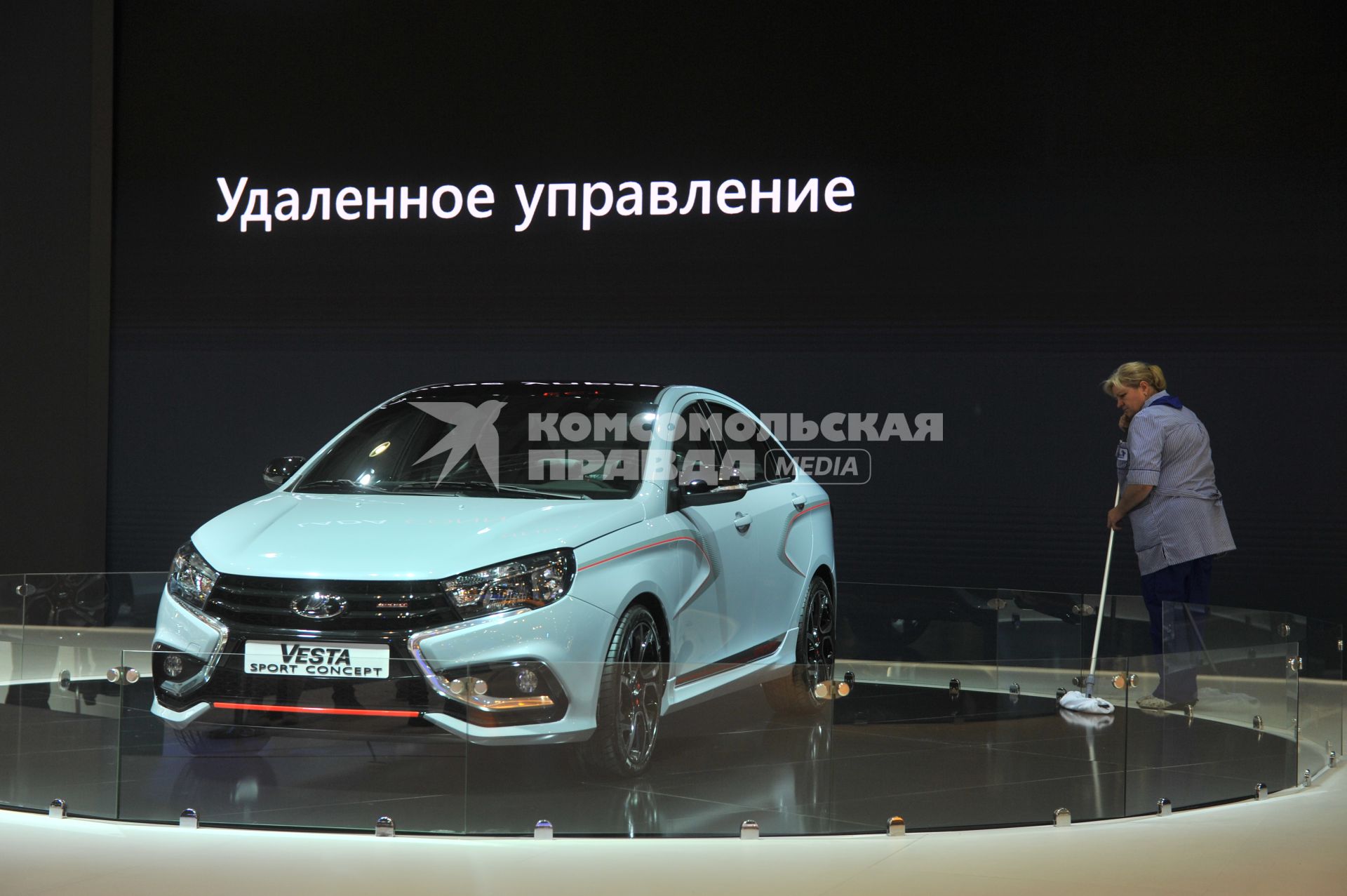 Москва.  Автомобиль Lada Vesta Sport Concept  на Московском международном автомобильном салоне - 2016 в Международном выставочном центре `Крокус Экспо`.