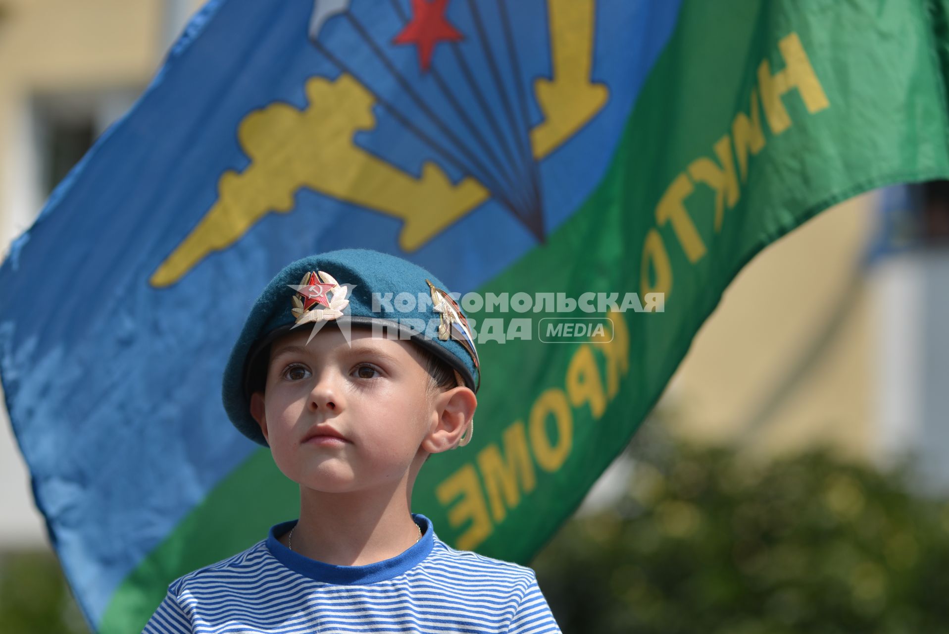 Ставрополь.  Дети на праздничном параде  в честь Дня Воздушно-десантных войск.