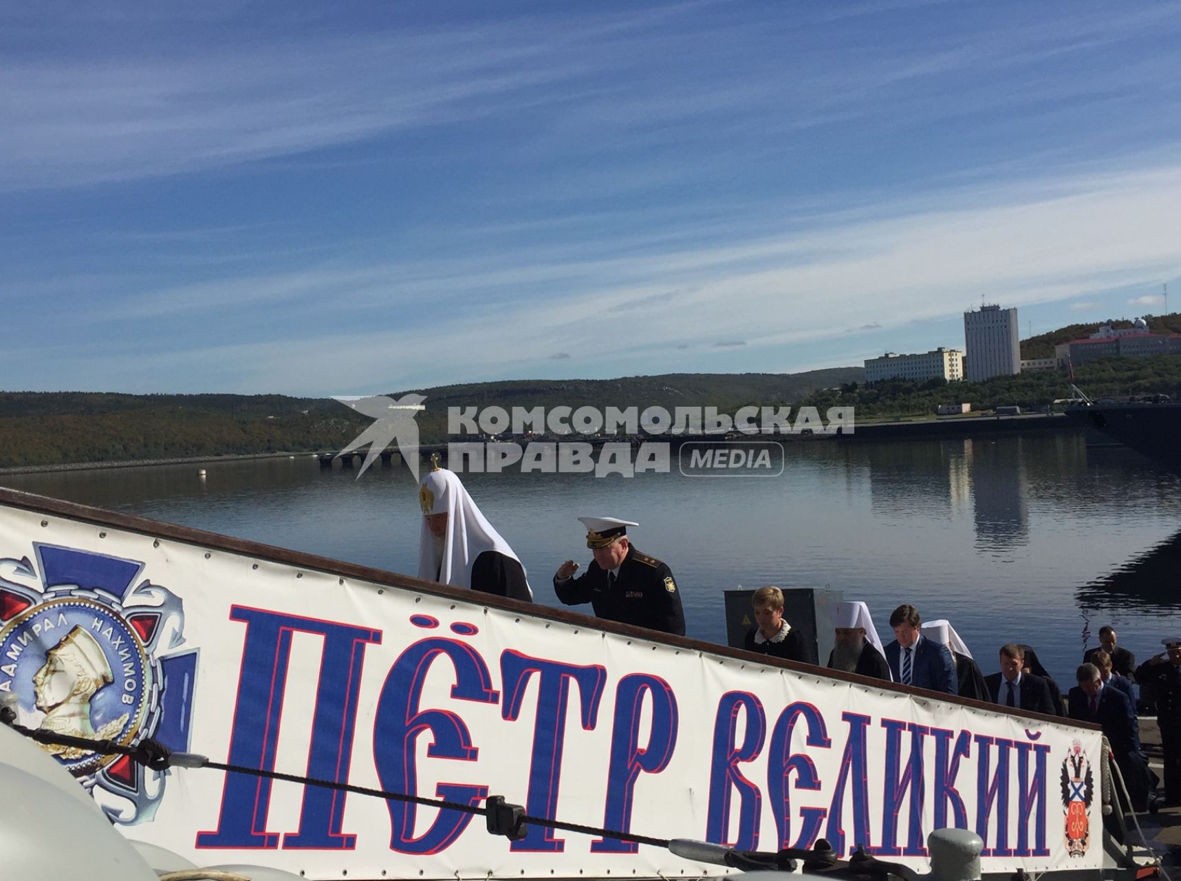 Мурманская область, Североморск.  В ходе поездки в Заполярье Патриарх Московский и Всея Руси Кирилл посетил атомный крейсер `Петр Великий`.