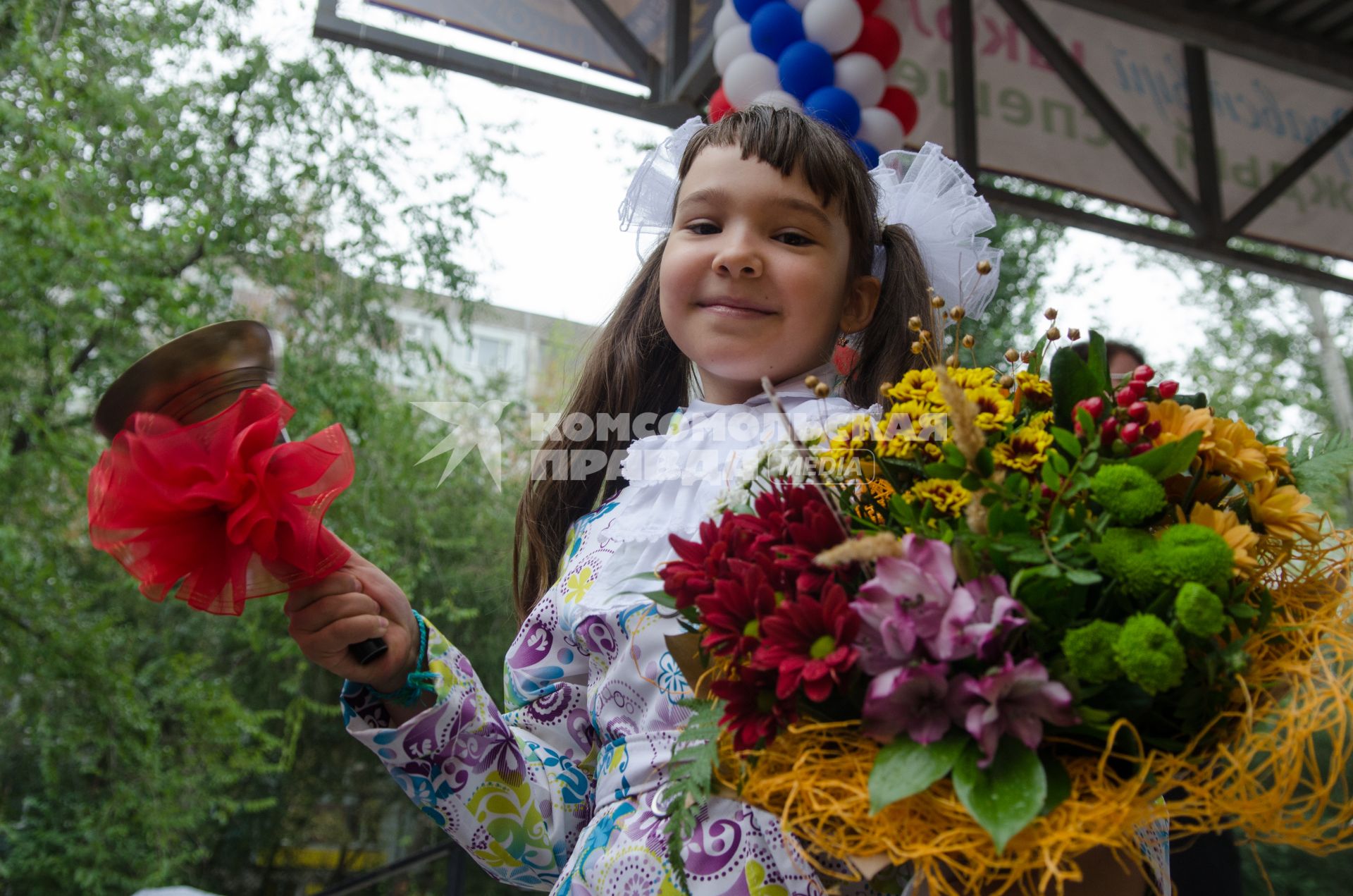 Самара. Первый звонок на торжественной линейке, посвященной Дню знаний.