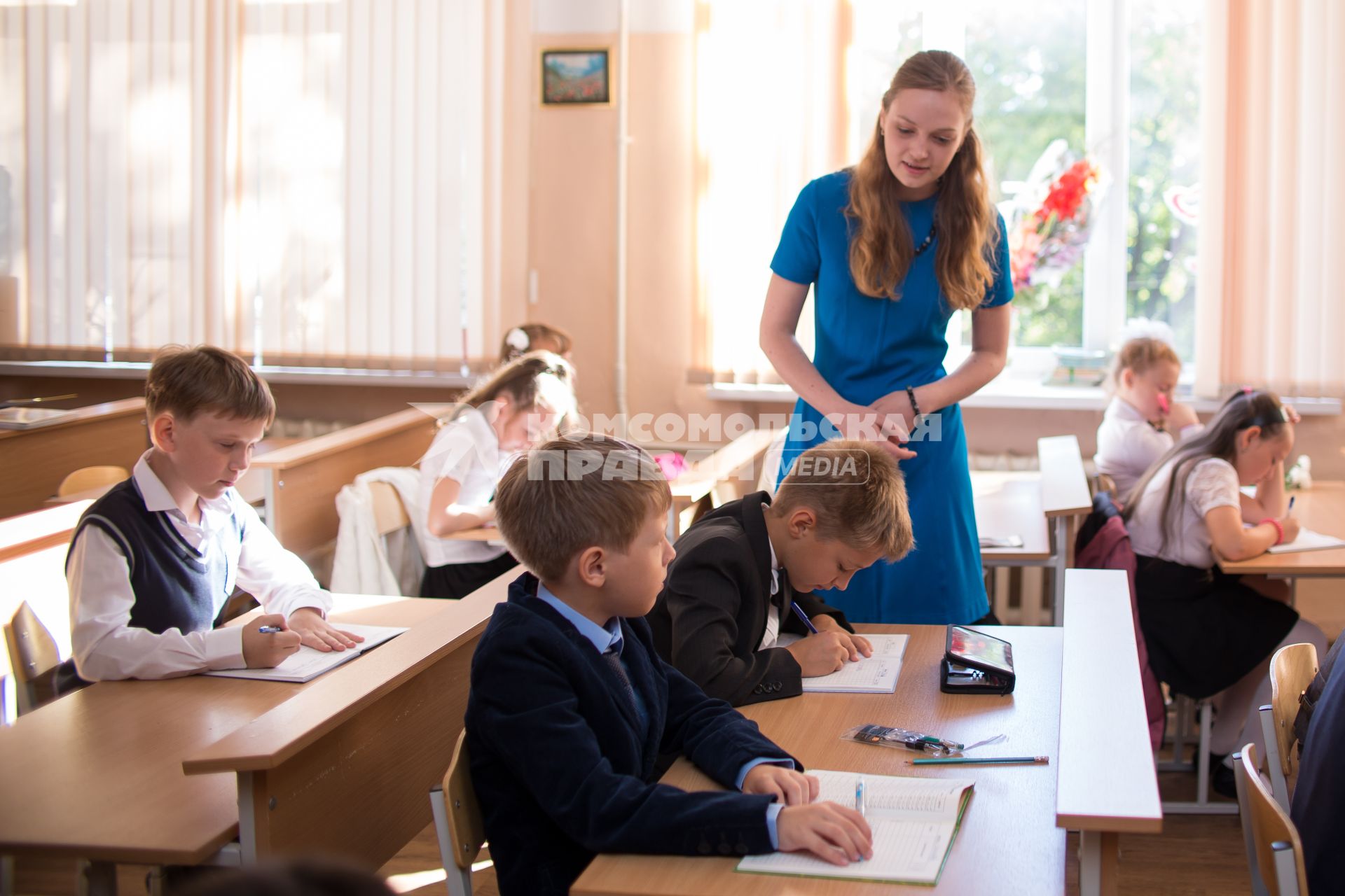 Челябинск. Ученики на уроке в День знаний в одной из школ города.