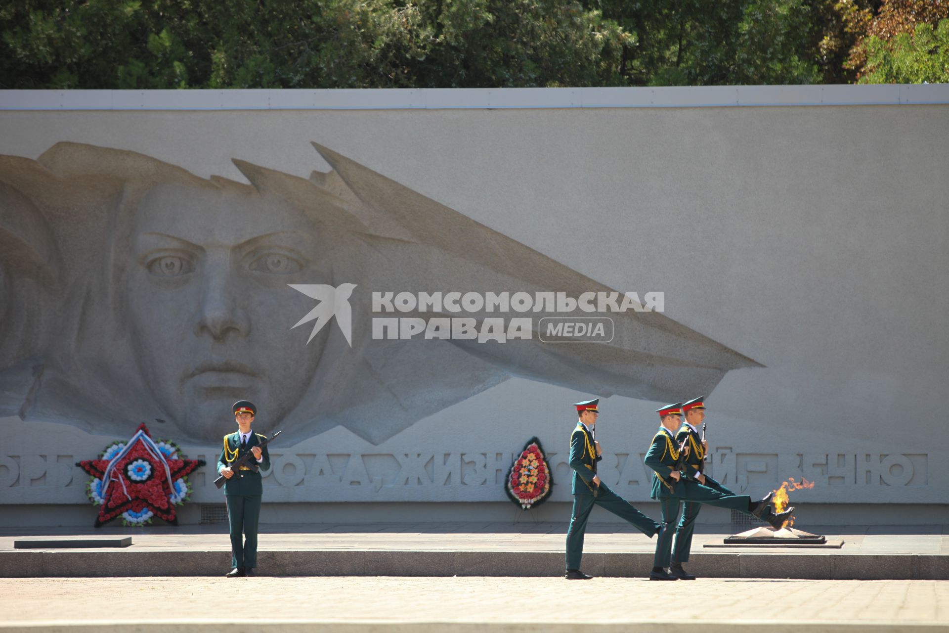 Ставрополь. На Крепостной горе состоялось открытие мемориального панно `Мы победили !` в память воинов-ставропольцев, сражавшихся на фронтах Великой Отечественной войны.