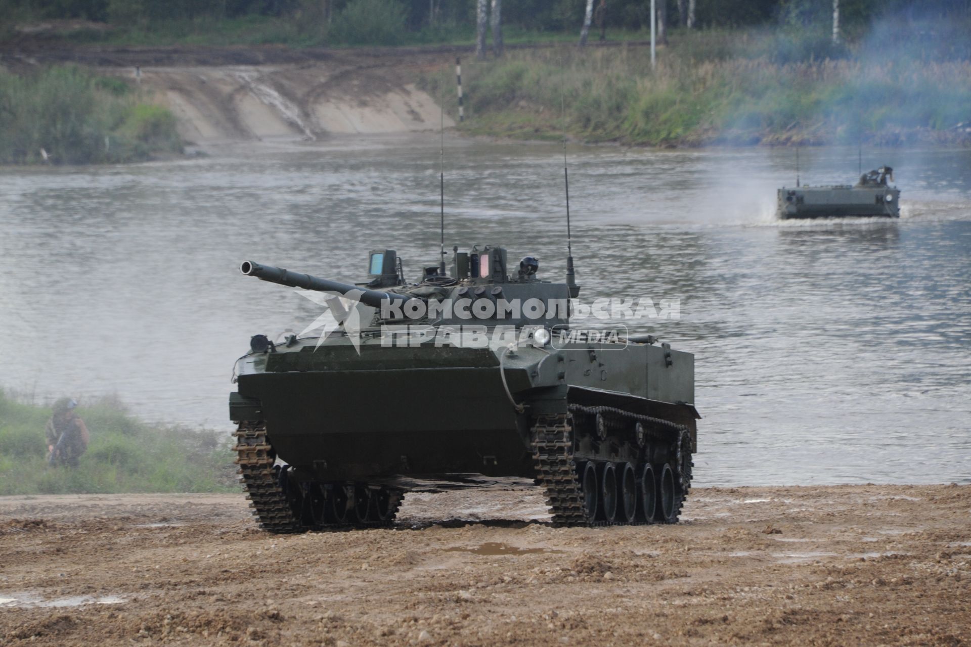 Московская область, д.Алабино. БМП-3  во время демонстрационного показа военной техники на полигоне Алабино на Международном военно-техническом форуме `АРМИЯ-2016`.