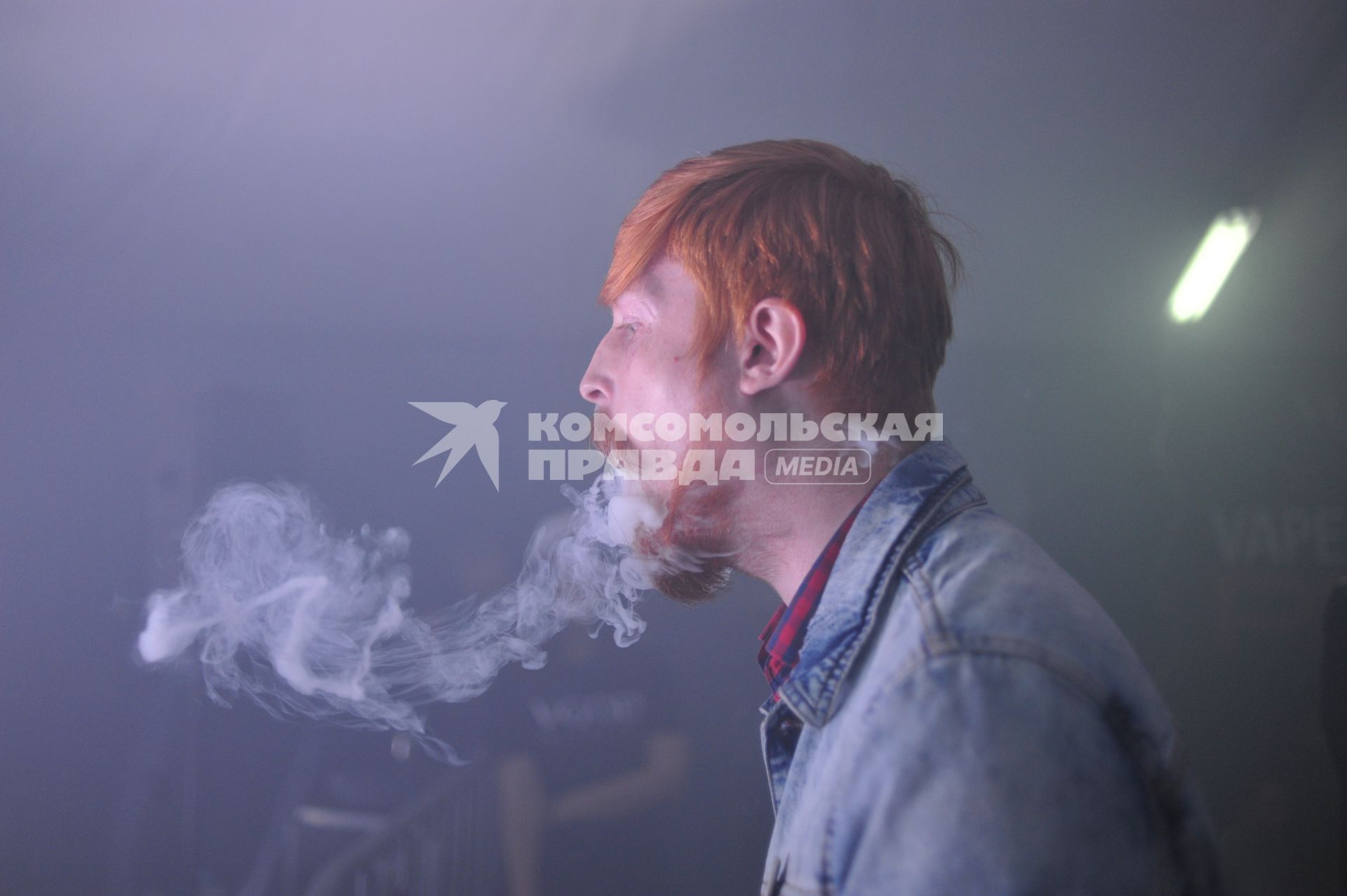 Москва. Посетитель на третьей профессиональной выставке vape-индустрии RusskiVape.