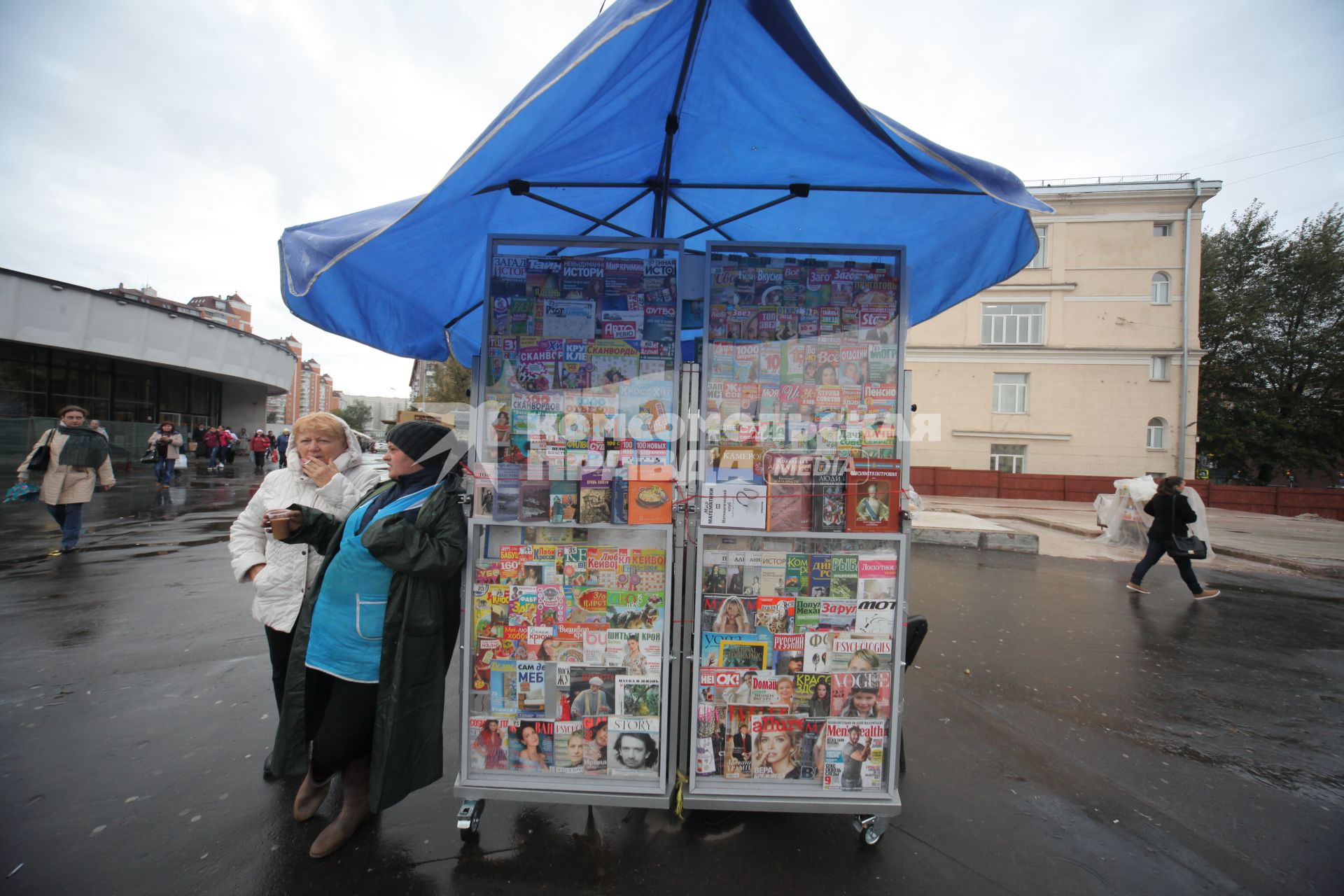 Москва.  Новые мобильные пресс-стенды появились на  улицах города в рамках работ по благоустройству столицы.