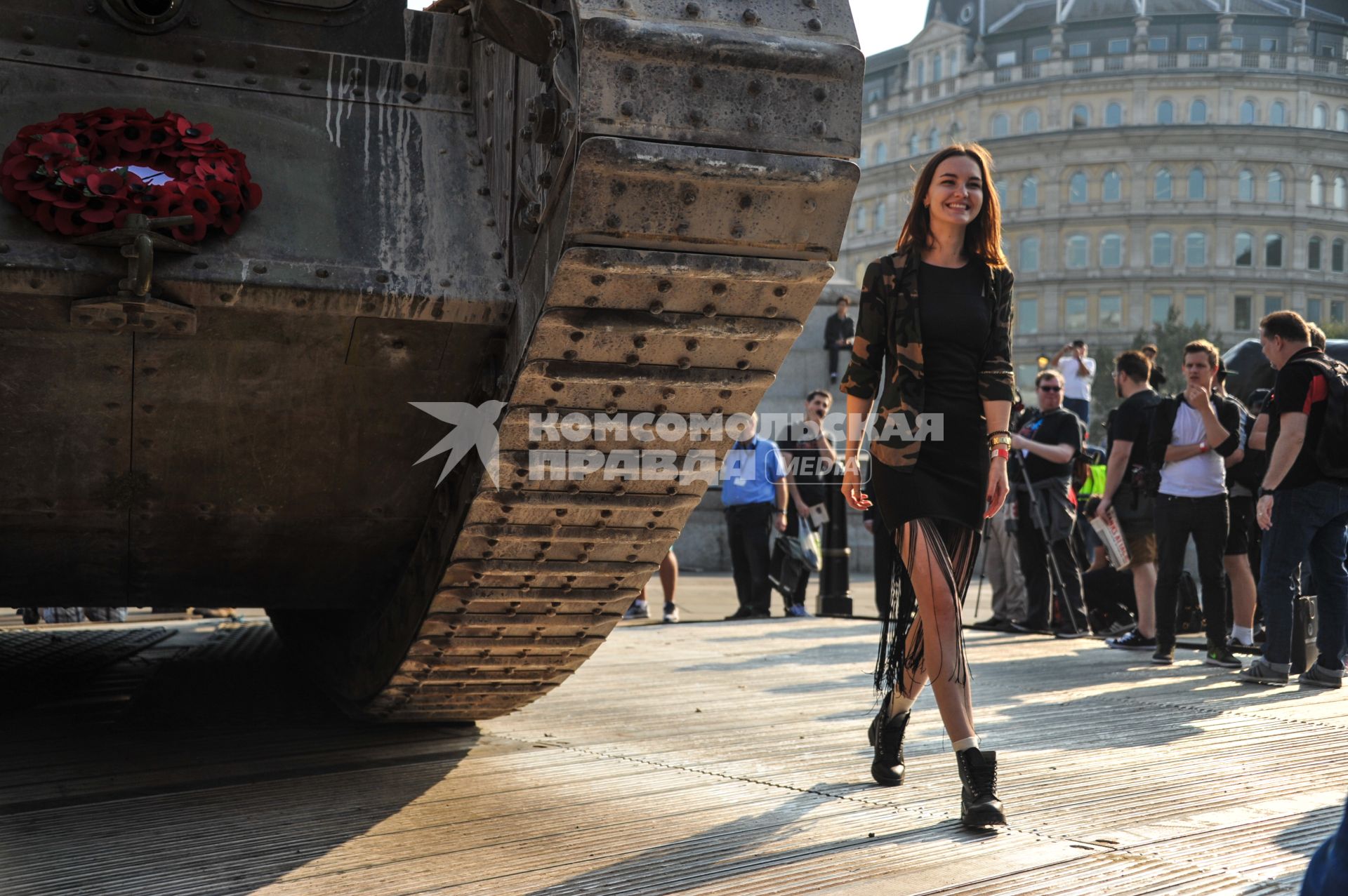 Лондон. Британский тяжелый танк времен Первой мировой войны Mark IV установлен на Трафальгарской площади в канун 100-летия Битвы на Сомме.