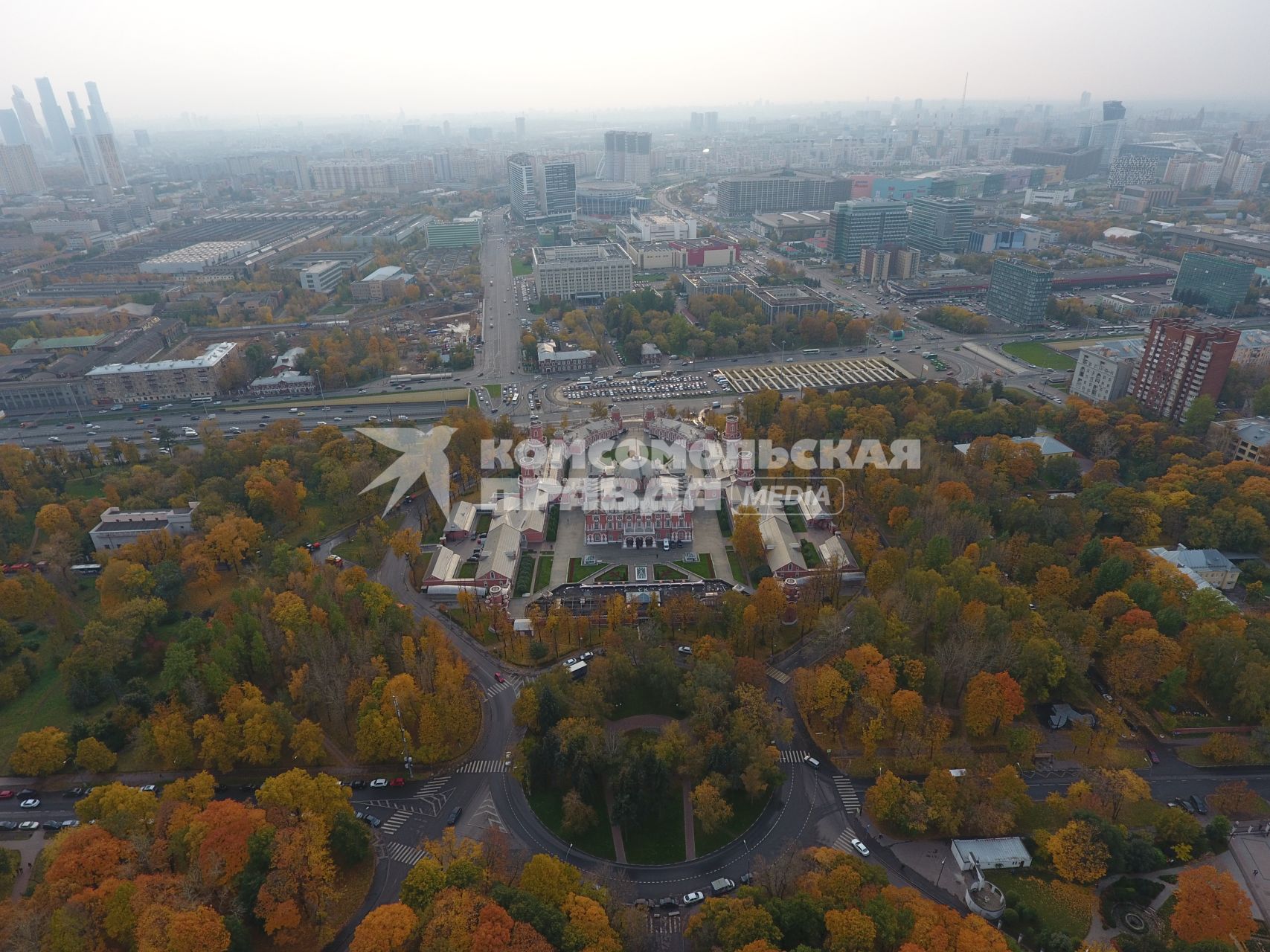 Москва. Вид на Путевой дворец и Петровский парк.