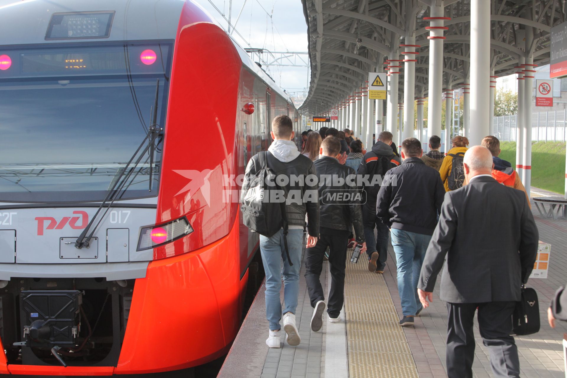 Москва. На станции `Бульвар Рокосовского` Московского центрального кольца (МЦК).