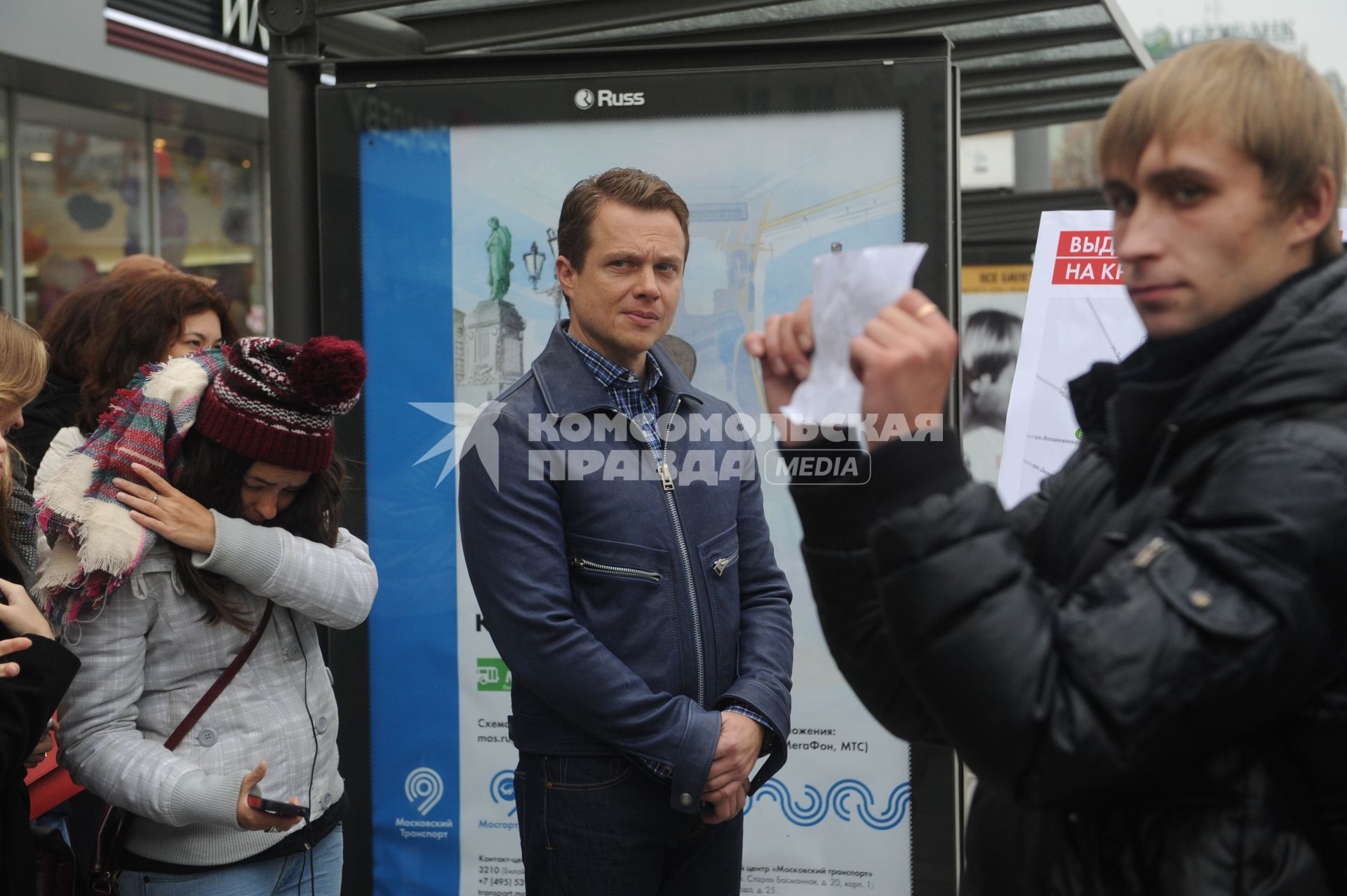 Москва. Руководитель департамента транспорта Москвы Максим Ликсутов (в центре) во время запуска новой маршрутной сети наземного транспорта `Магистраль`.