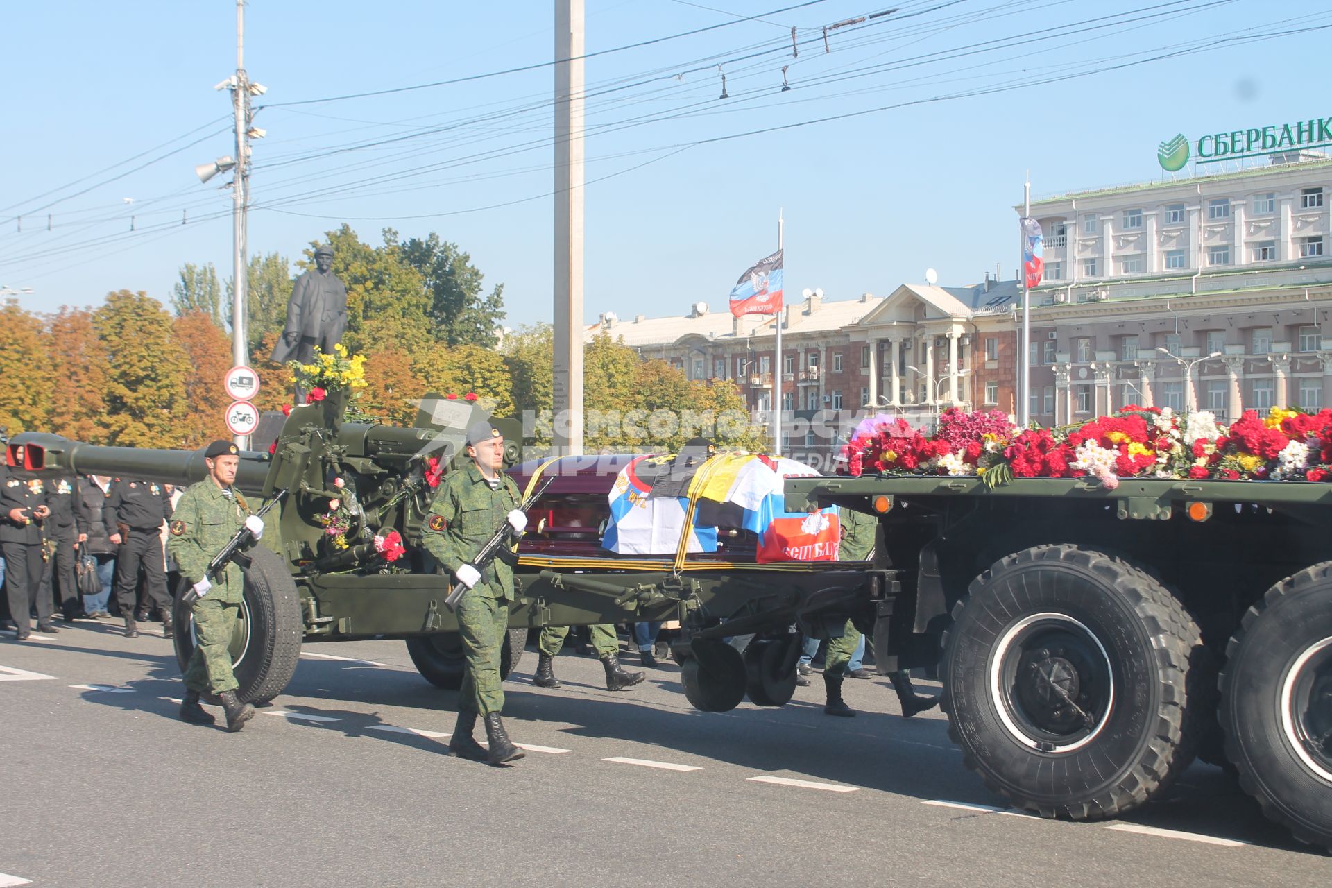 Украина, Донецк. Похороны командира батальона `Спарта` Арсена Павлова (Моторолы).