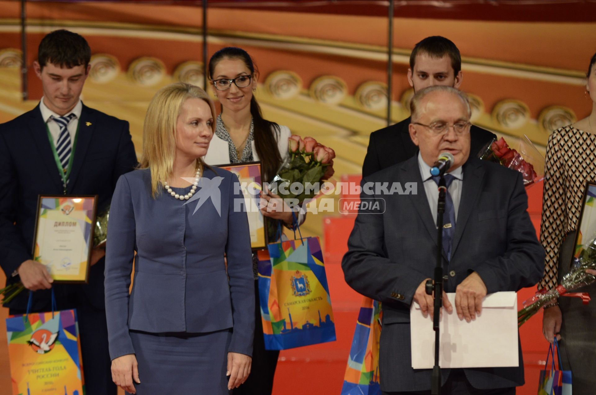 Самара. Ректор МГУ Виктор Садовничий (справа) во время выступления на финале Всероссийского конкурса `Учитель года`.