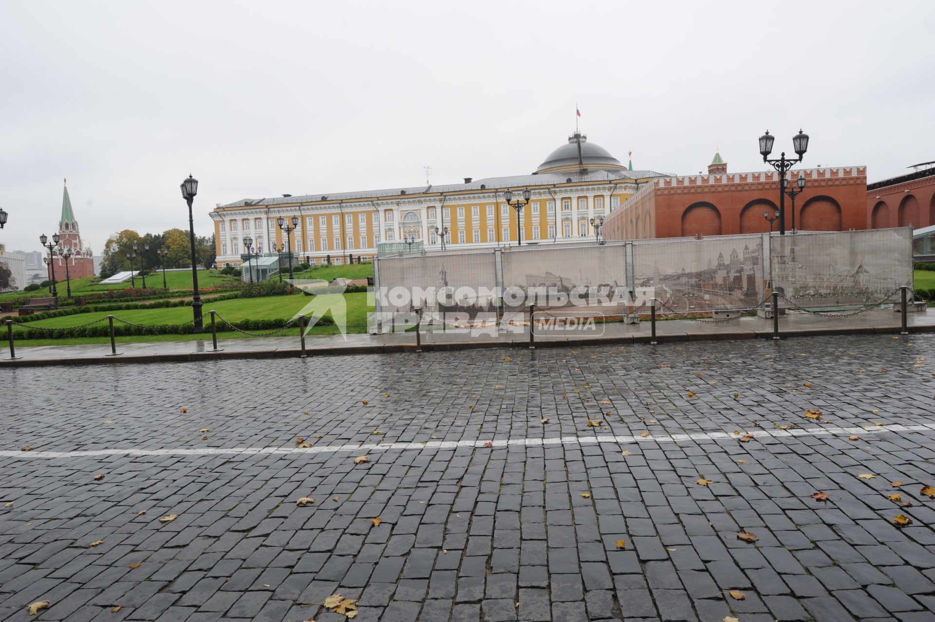 Москва. Московский Кремль. Вид на Сенатский дворец.