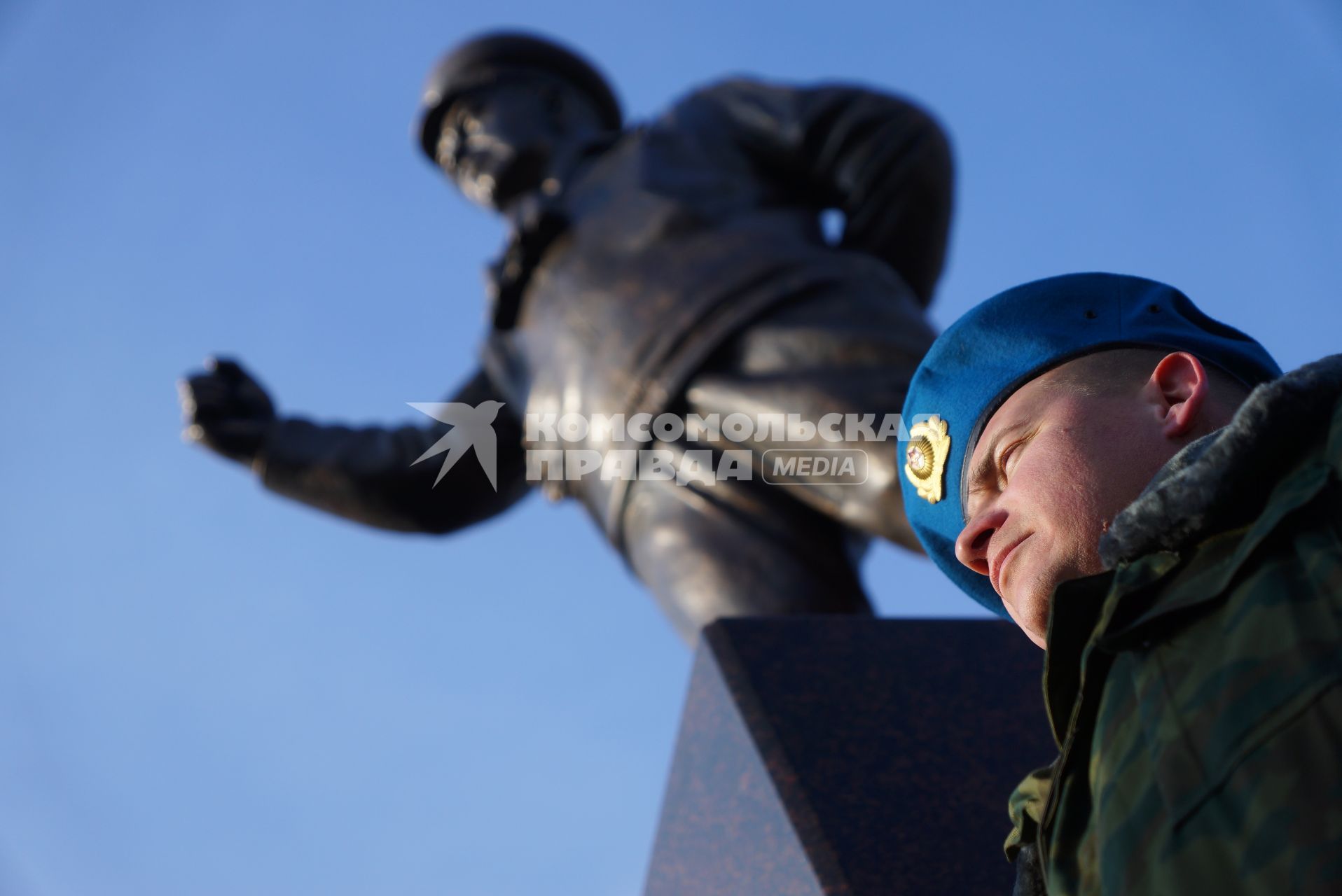 Екатеринбург. Открытие памятника создателю воздушно-десантных войск, командующему ВДВ, генералу армии Василию Маргелову