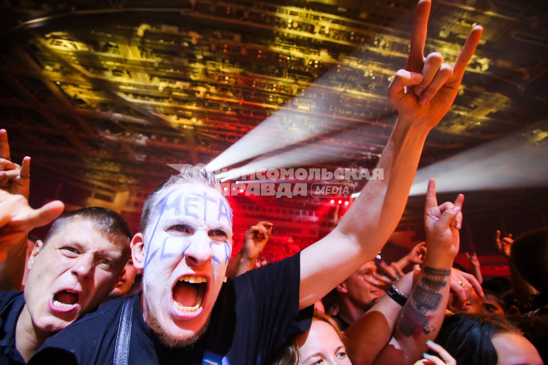 Санкт-Петербург. Фанаты во время концерта группы Metallica.